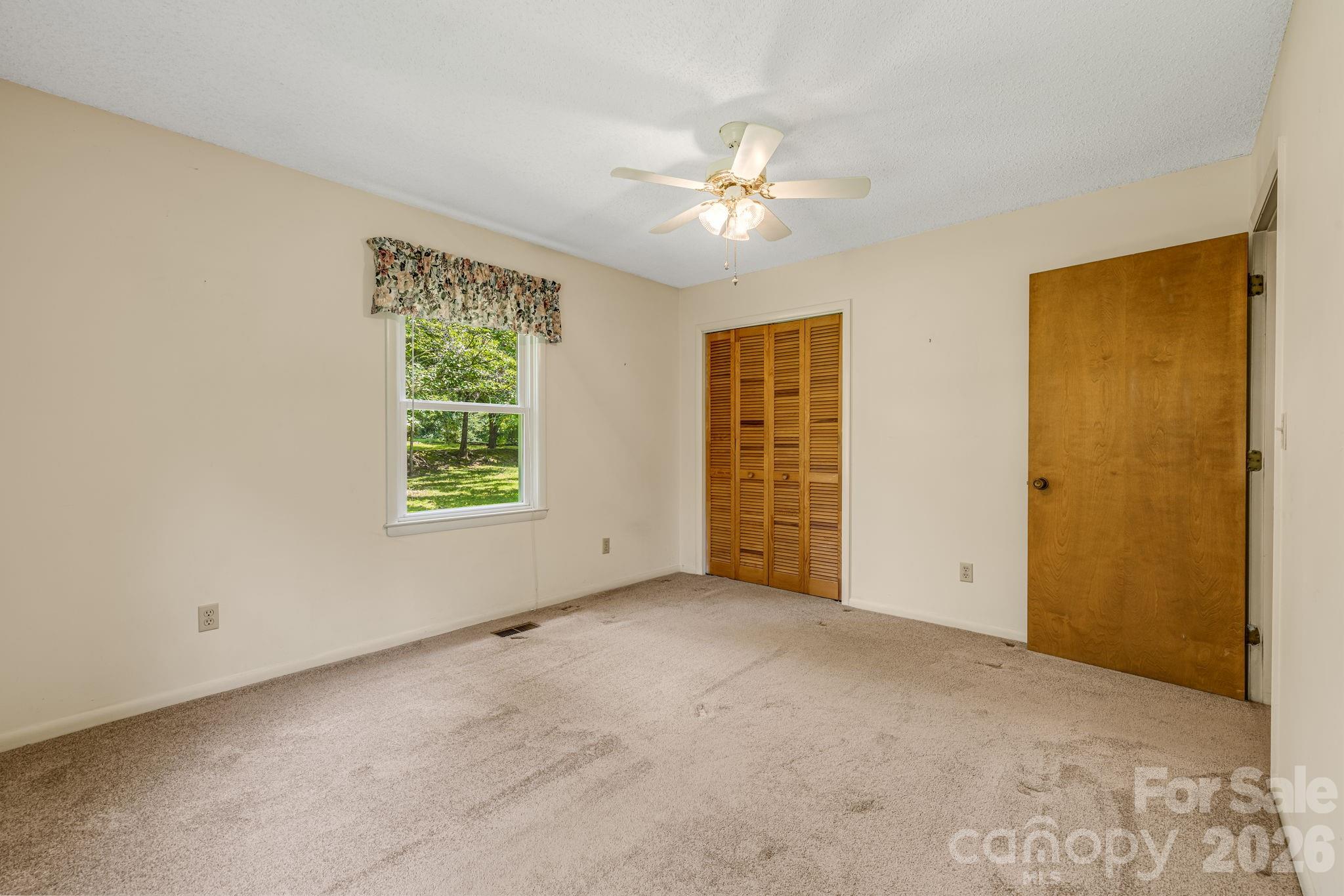 11 E Ridgeway Drive Property Photo 23