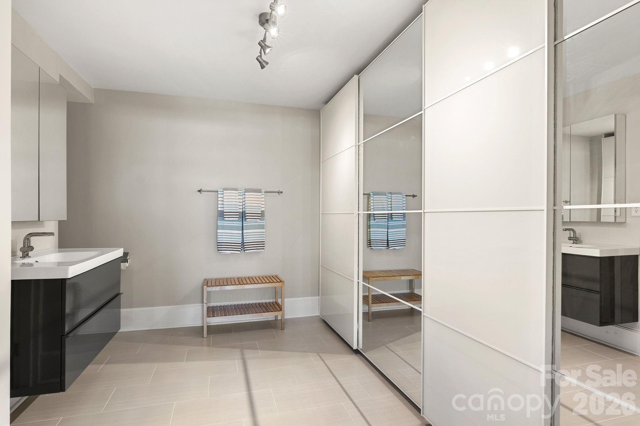 1300 Reece Road 412 Property Photo 28