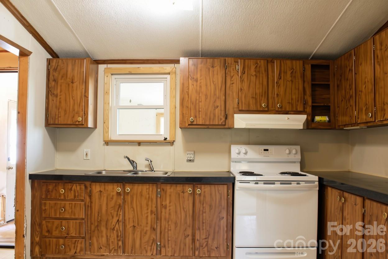 24 Karis Lane Property Photo 10