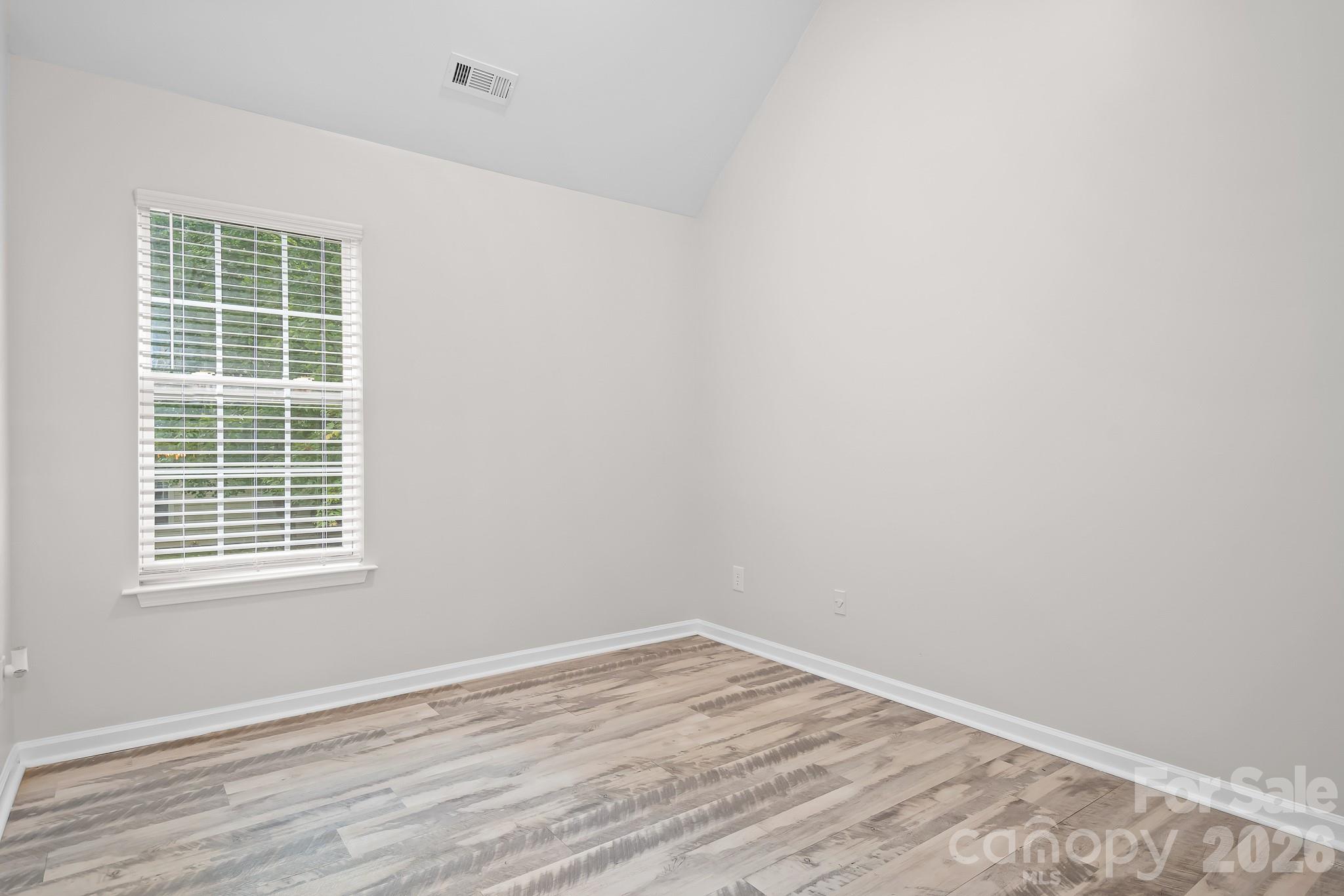19300 Kanawha Drive Property Photo 26