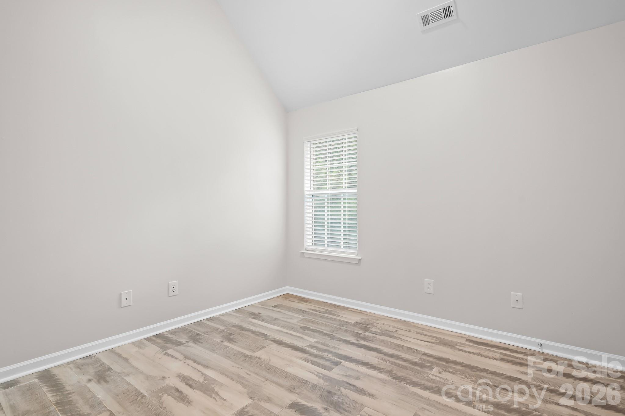 19300 Kanawha Drive Property Photo 27