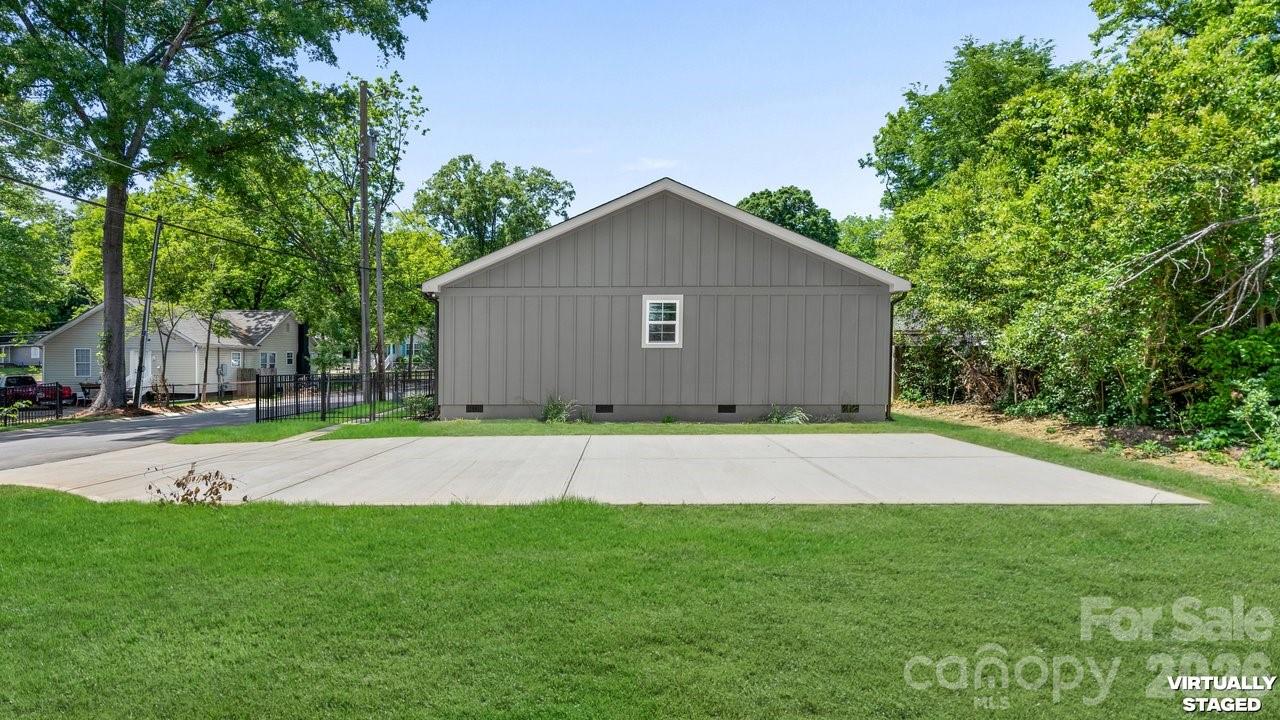 3320 Boyd Street B Property Photo 5