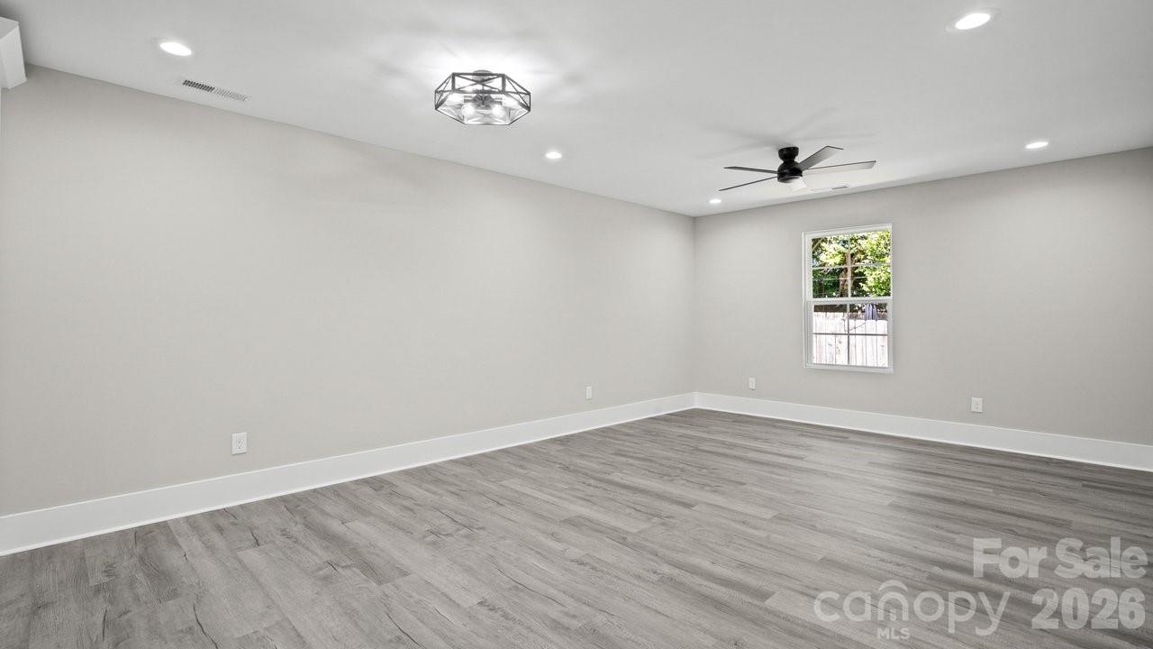 3320 Boyd Street B Property Photo 13