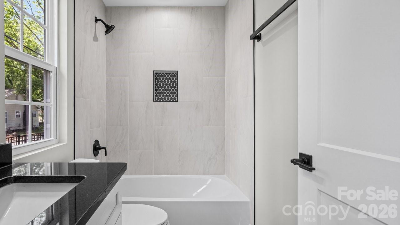 3320 Boyd Street B Property Photo 19