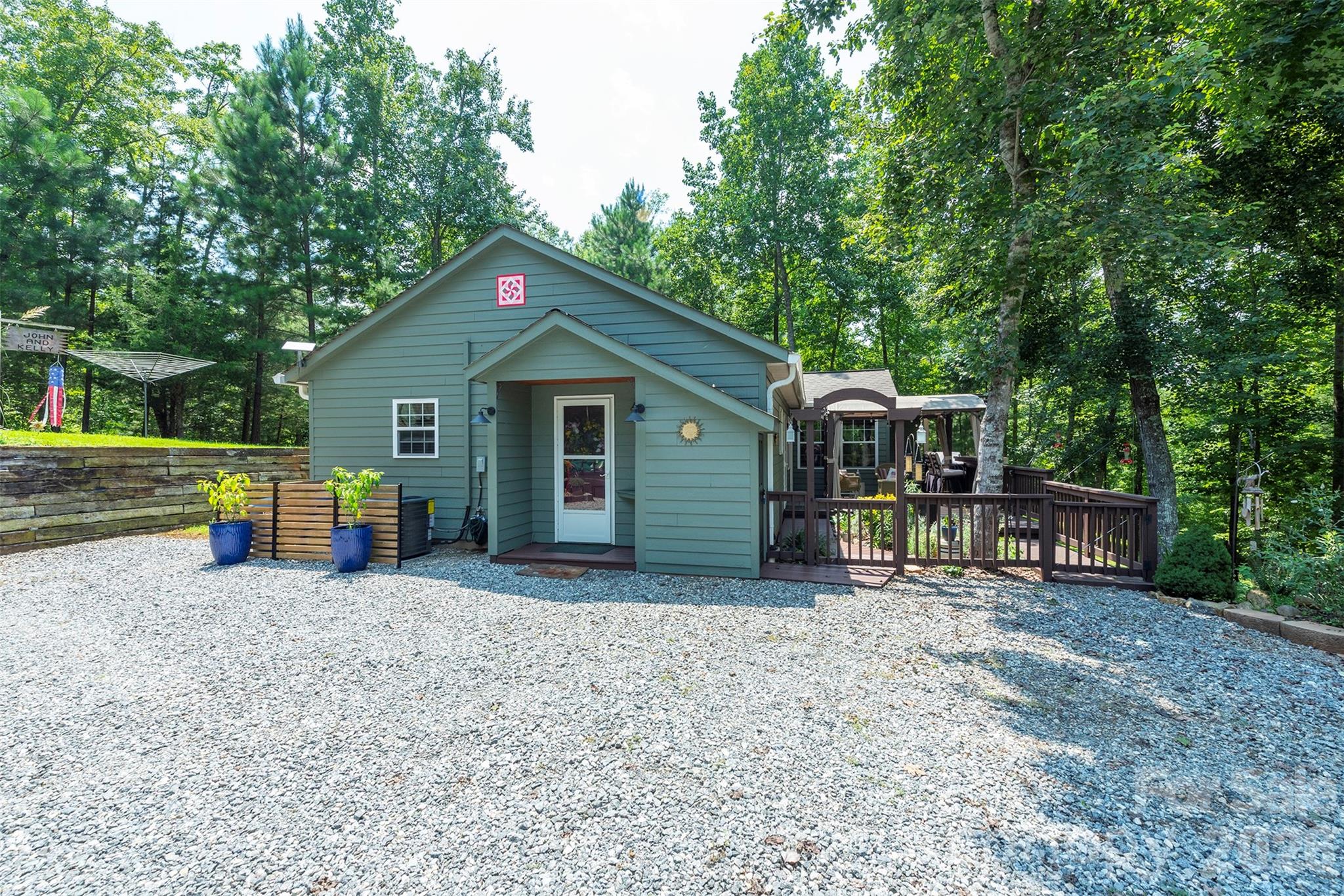 4895 Hudlow Road Property Photo 1
