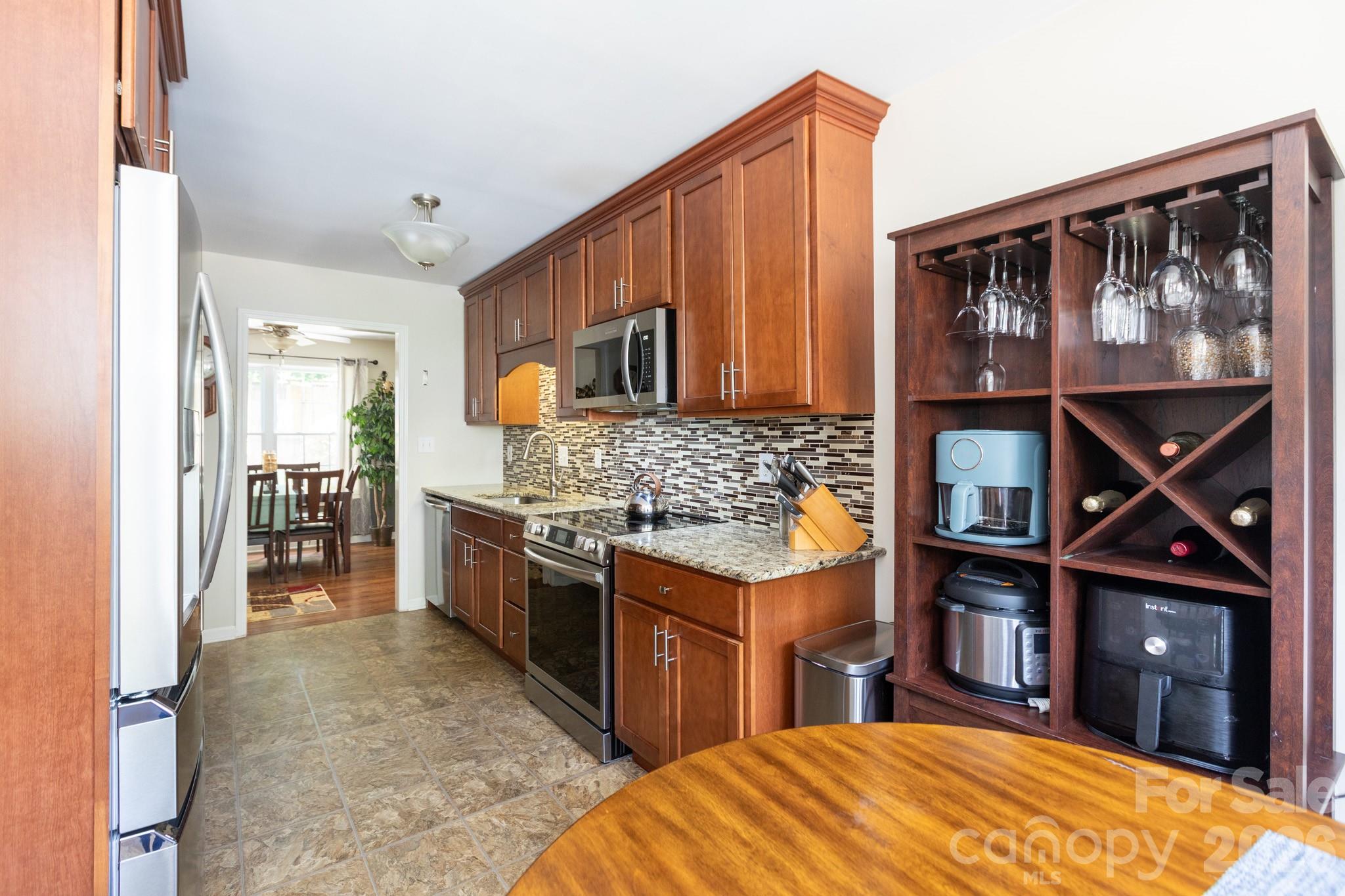 120 Arbor Ridge Road Property Photo 7