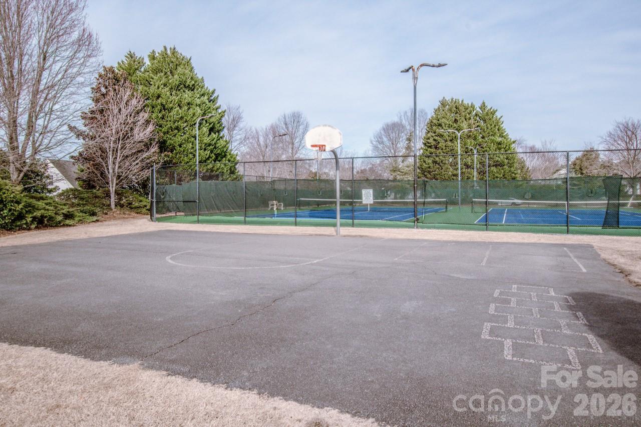 3233 Mannington Drive Property Photo 18
