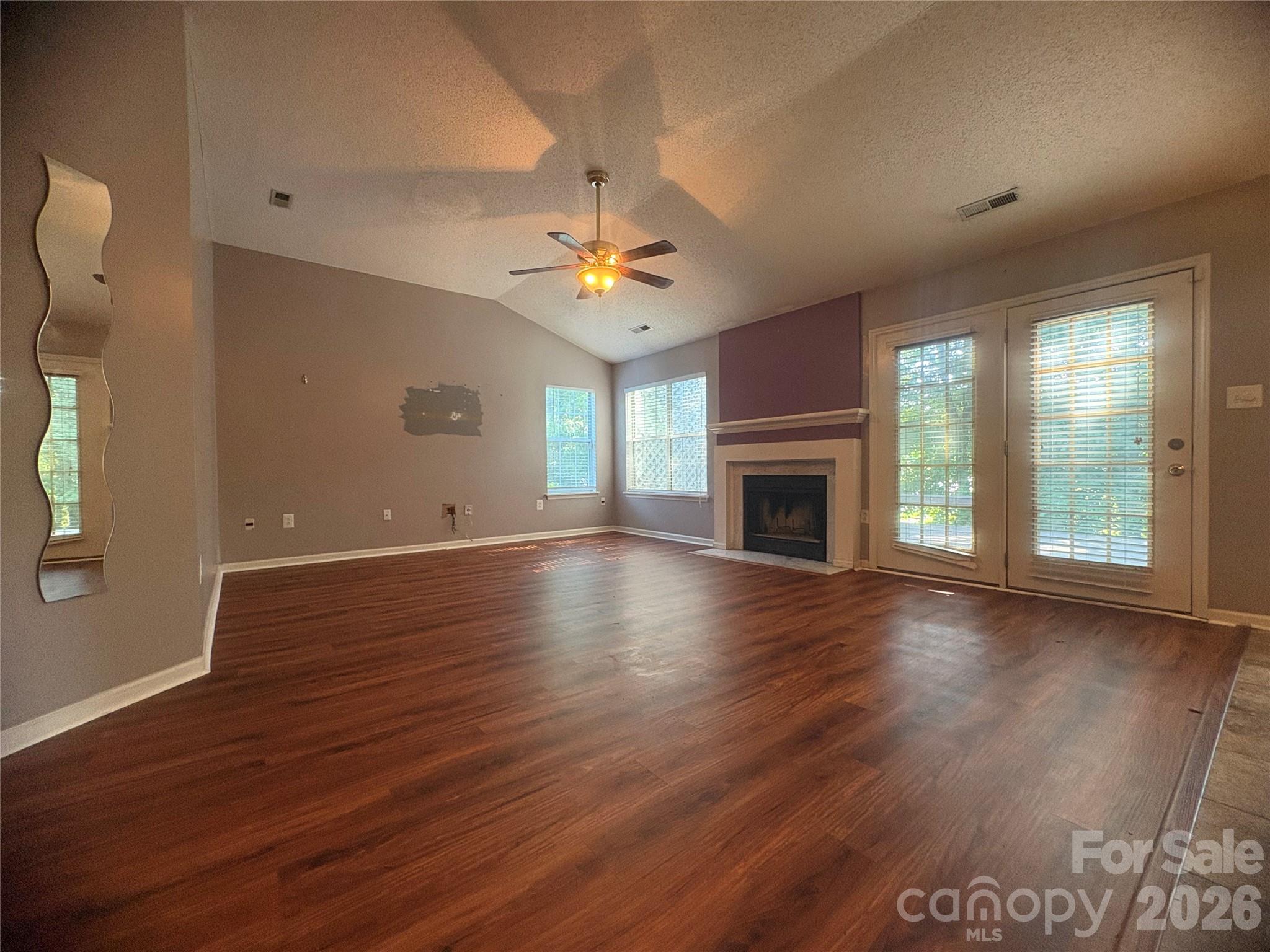 3520 Cliffvale Court Property Photo 3