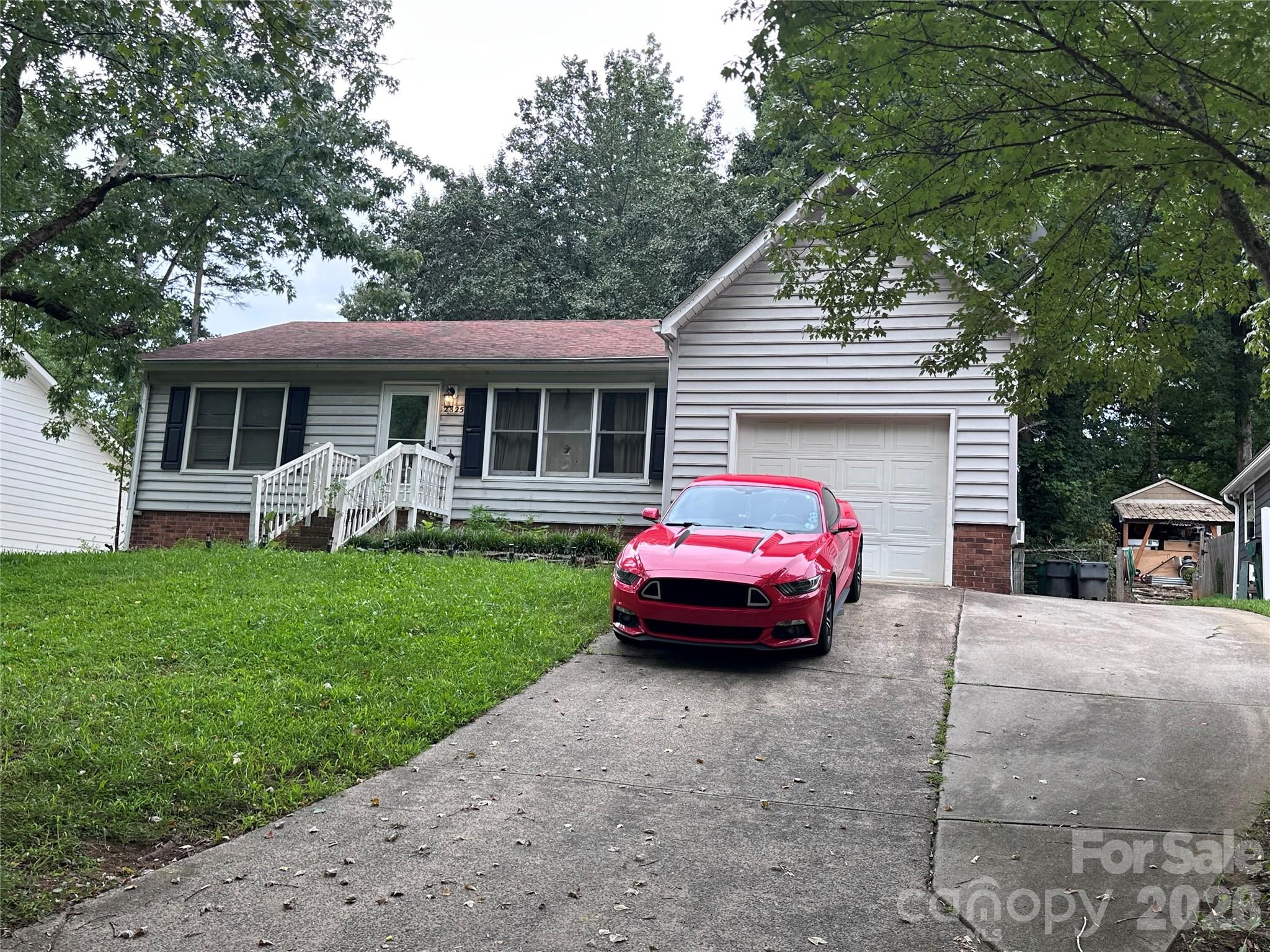 2825 Allenton Trails Lane Property Photo 1