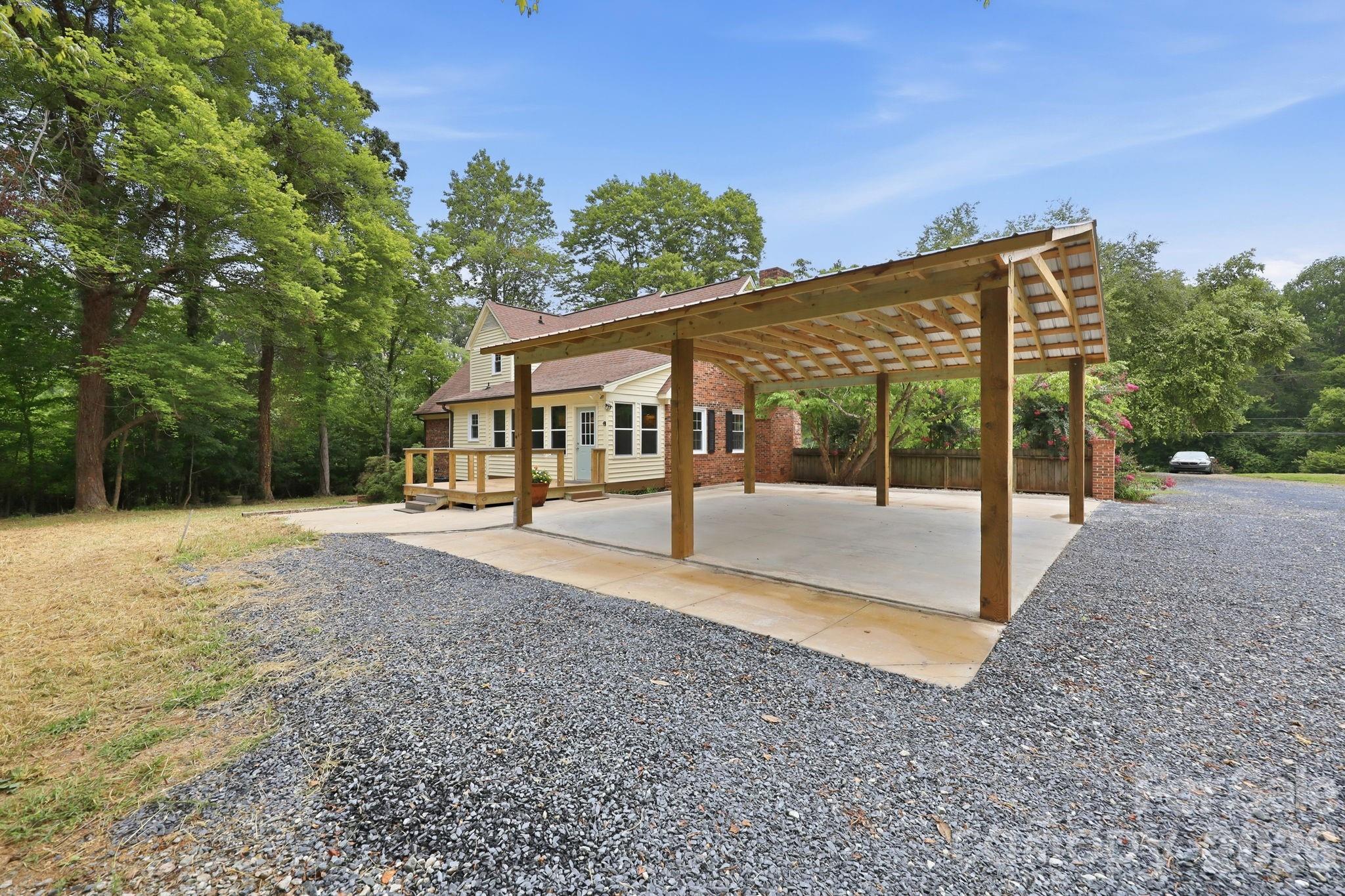 360 Small Road Property Photo 31