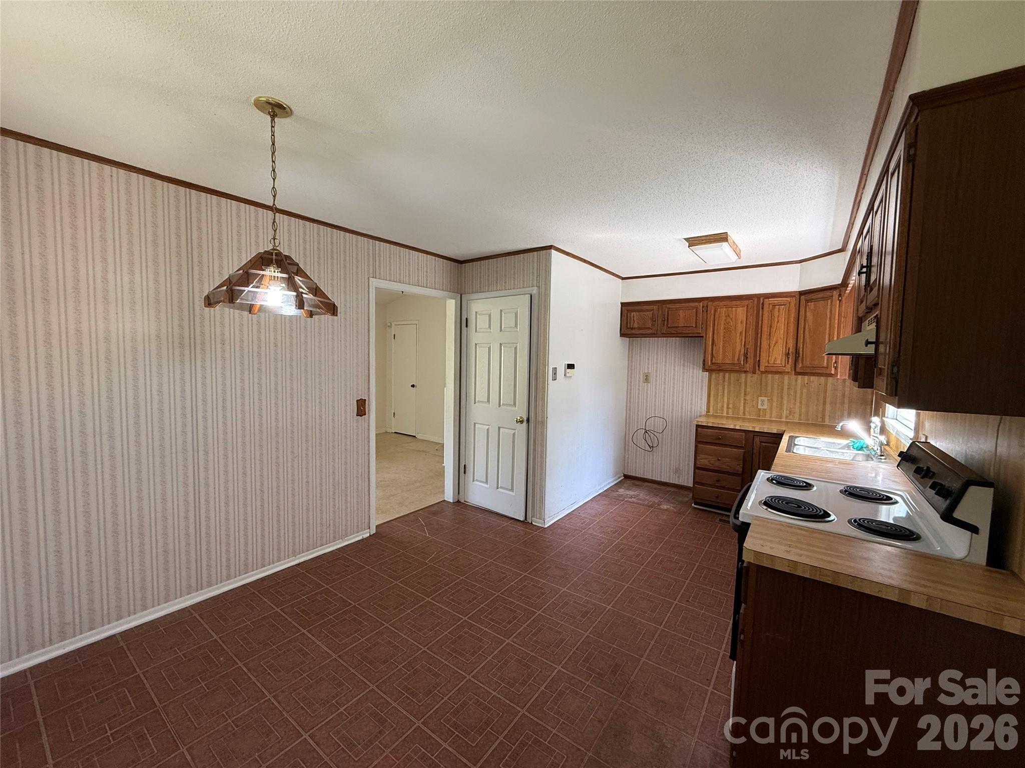 3695 Commanche Court Property Photo 6