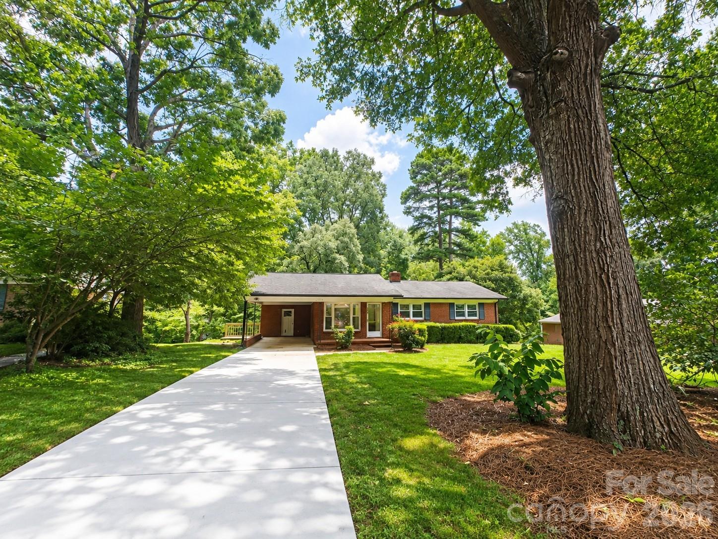109 Holly Drive Property Photo 1