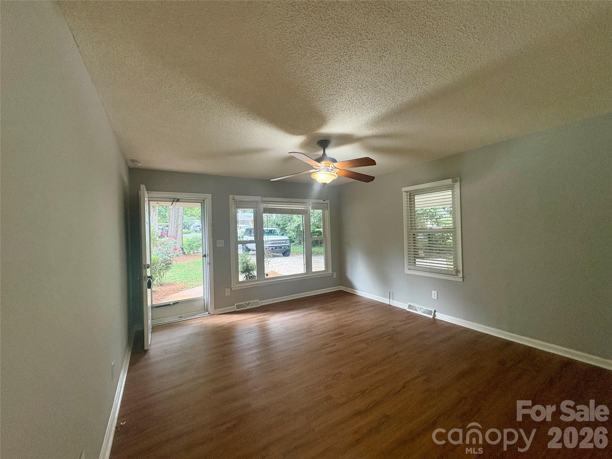 109 Holly Drive Property Photo 3
