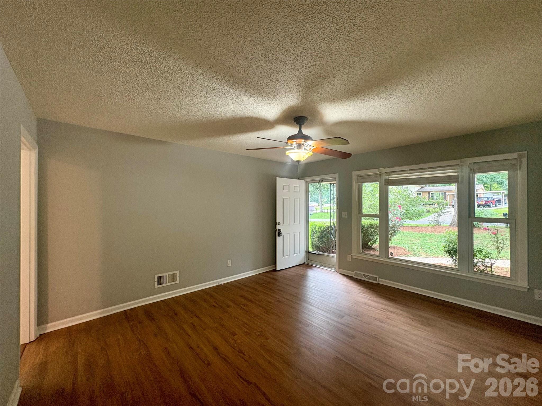 109 Holly Drive Property Photo 4