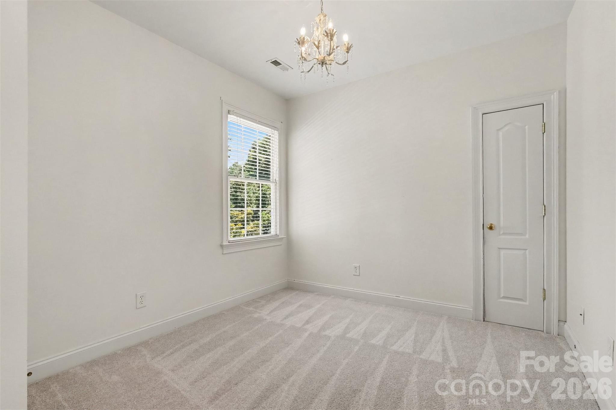 2440 Commons Court Property Photo 27