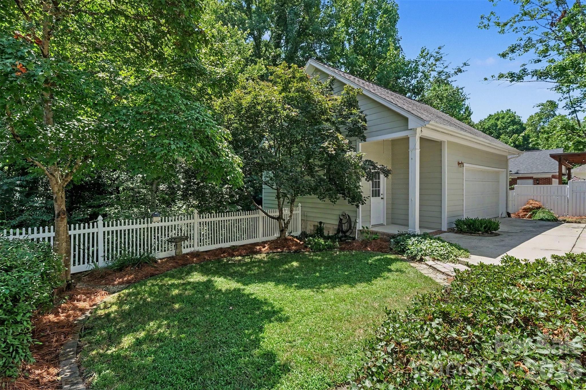 2440 Commons Court Property Photo 33