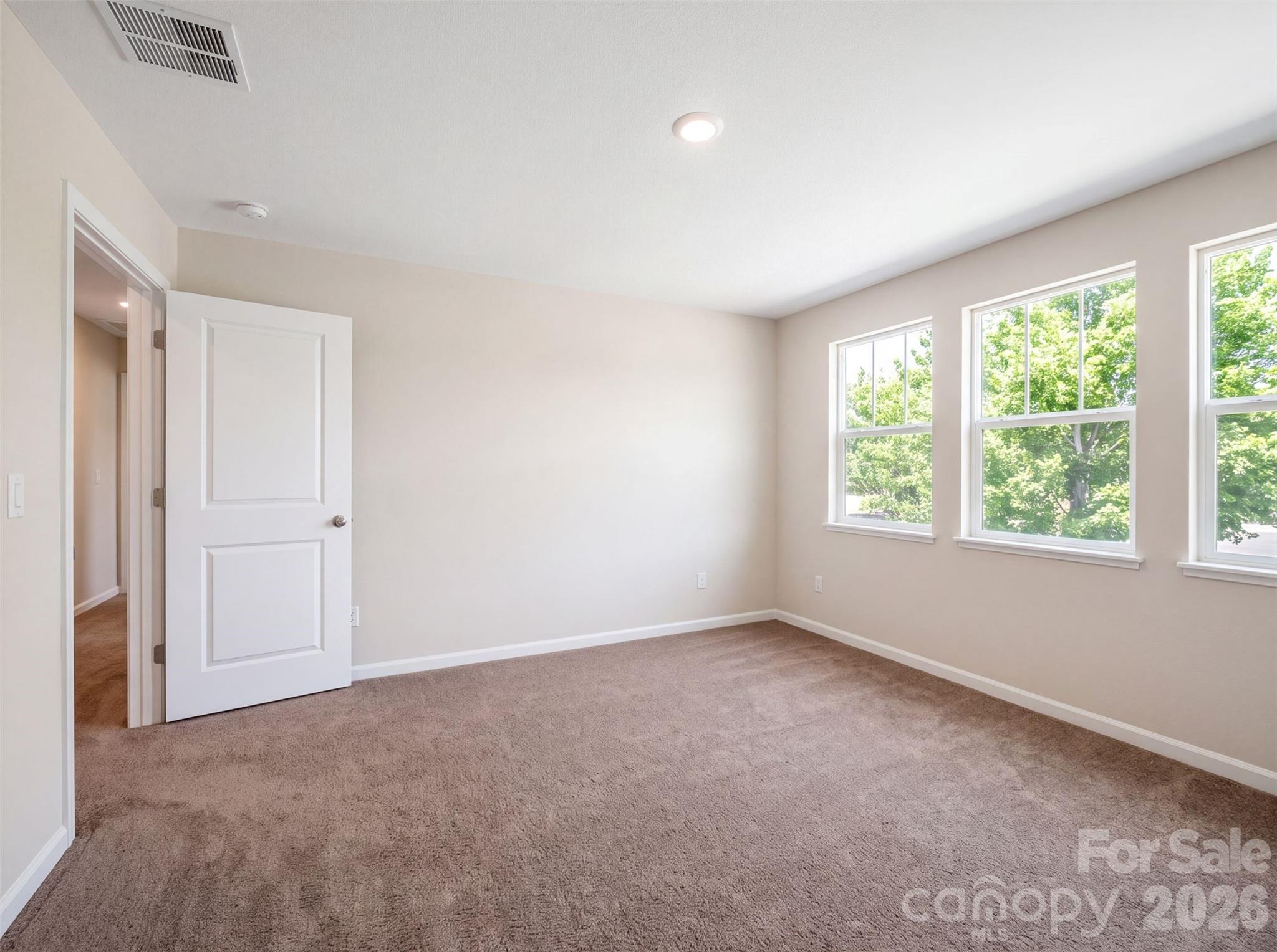 1032 Bandon Drive Property Photo 4