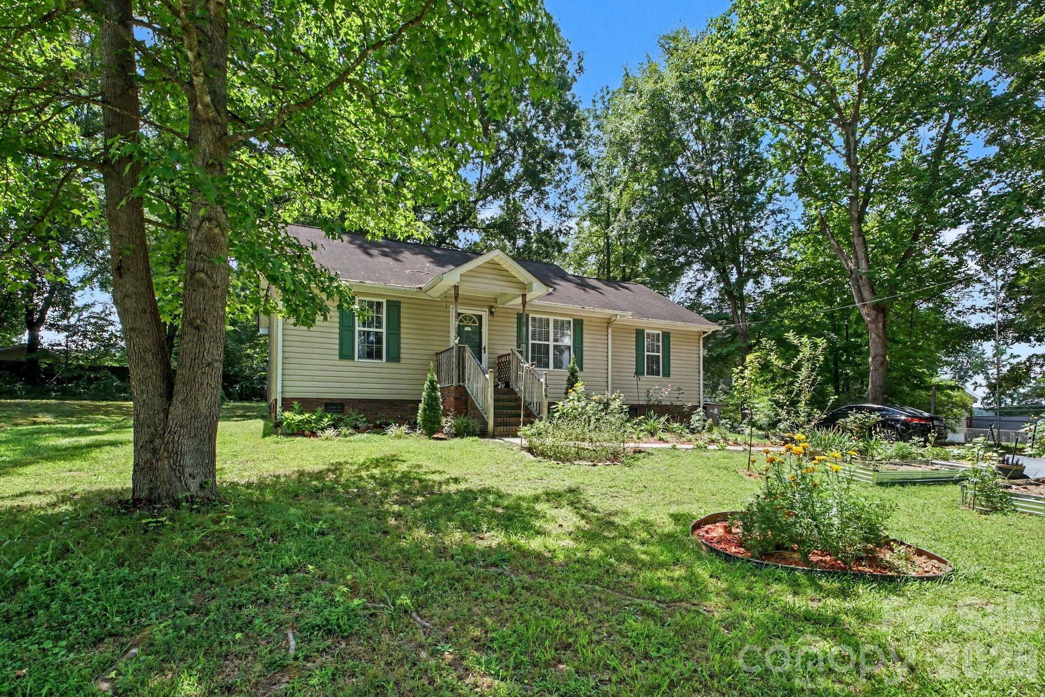 1209 S Juniper Street Property Photo