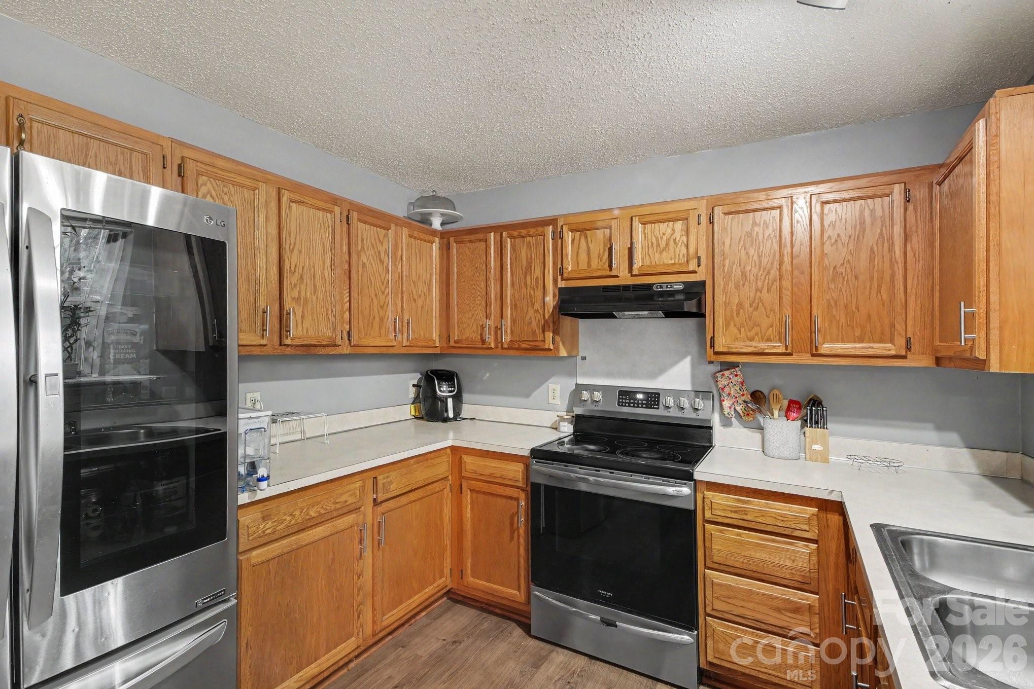 1209 S Juniper Street Property Photo 6