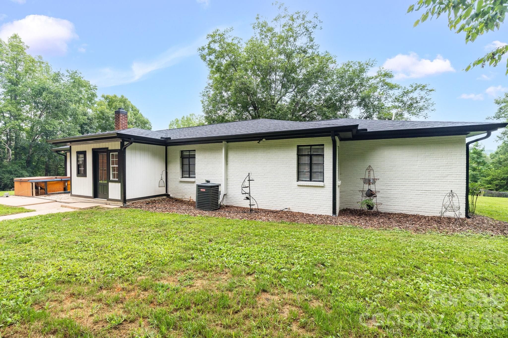 2197 Blackberry Road Property Photo 2