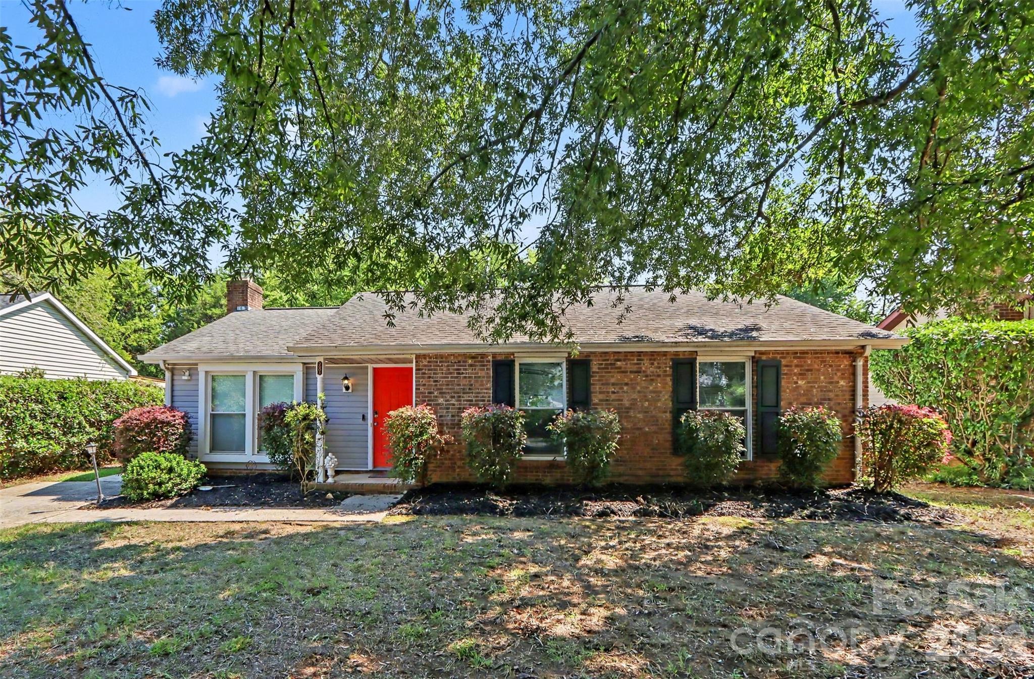 3001 Old House Circle