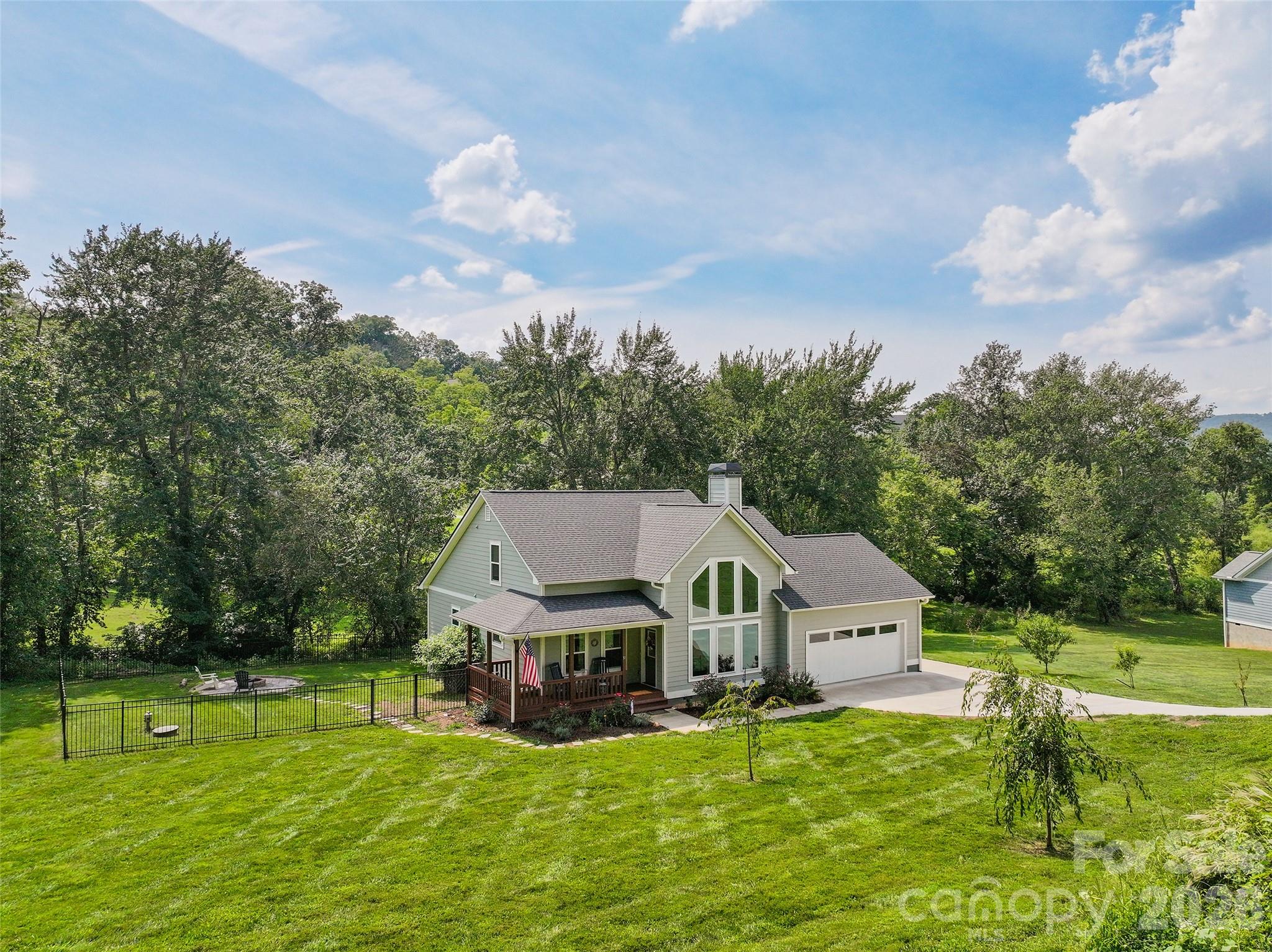 31 Baby Bear Cove Property Photo 2