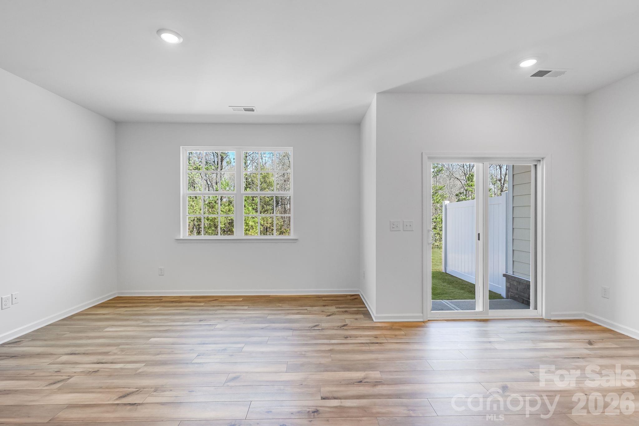 708 Sparano Loop 174 Property Photo 6