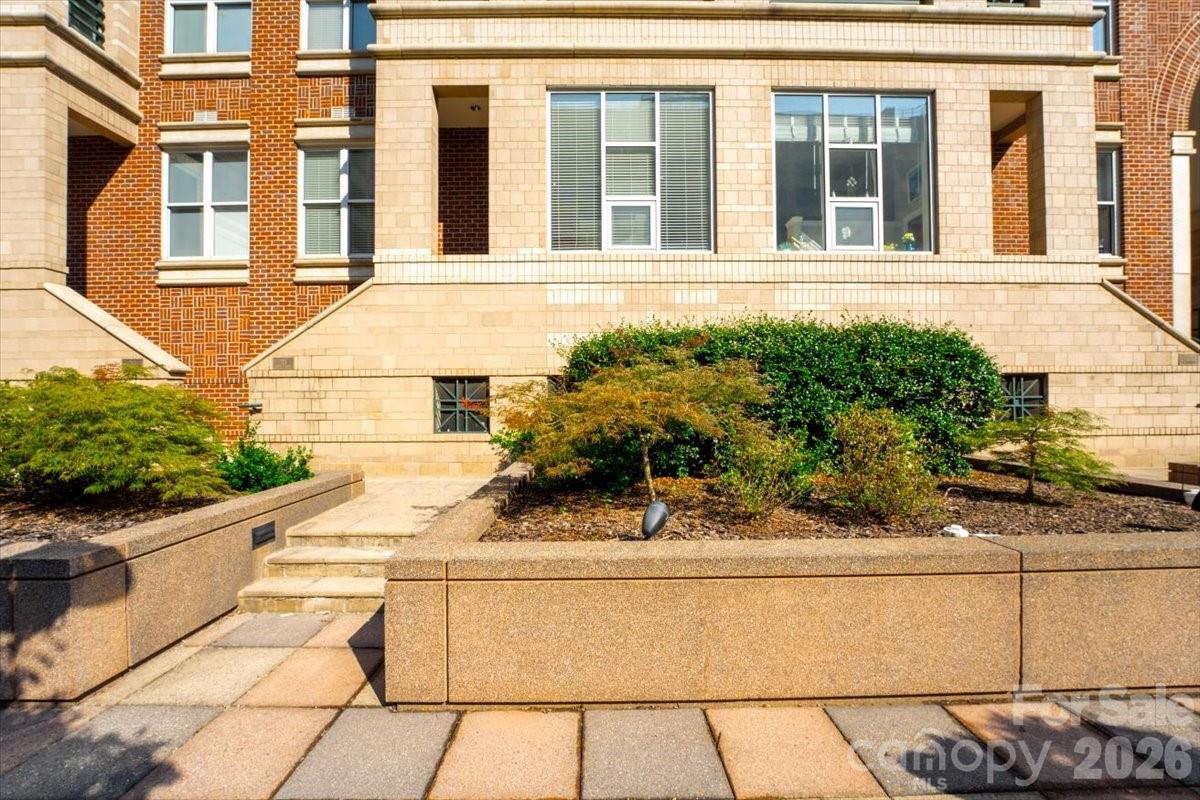400 N Church Street 215 Property Photo 3