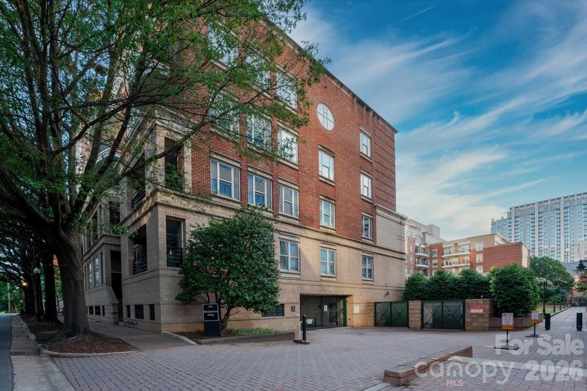 400 N Church Street 215 Property Photo 6