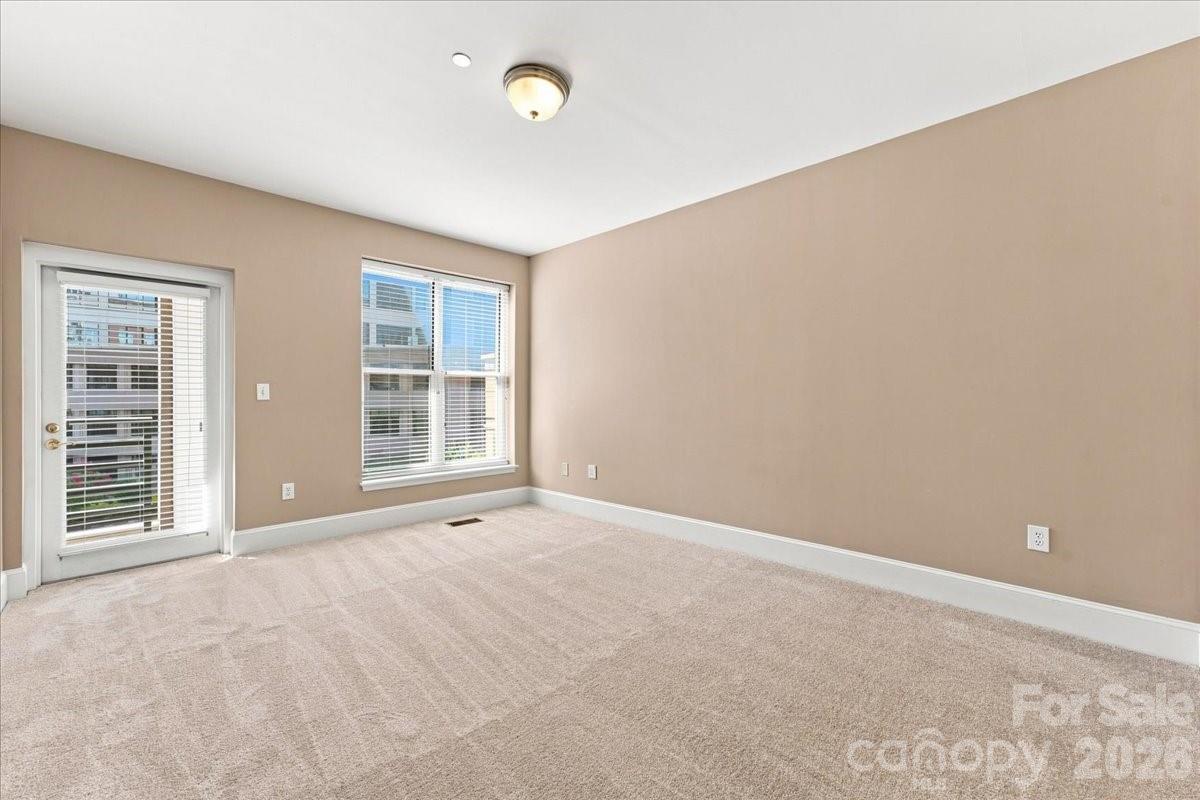400 N Church Street 215 Property Photo 27