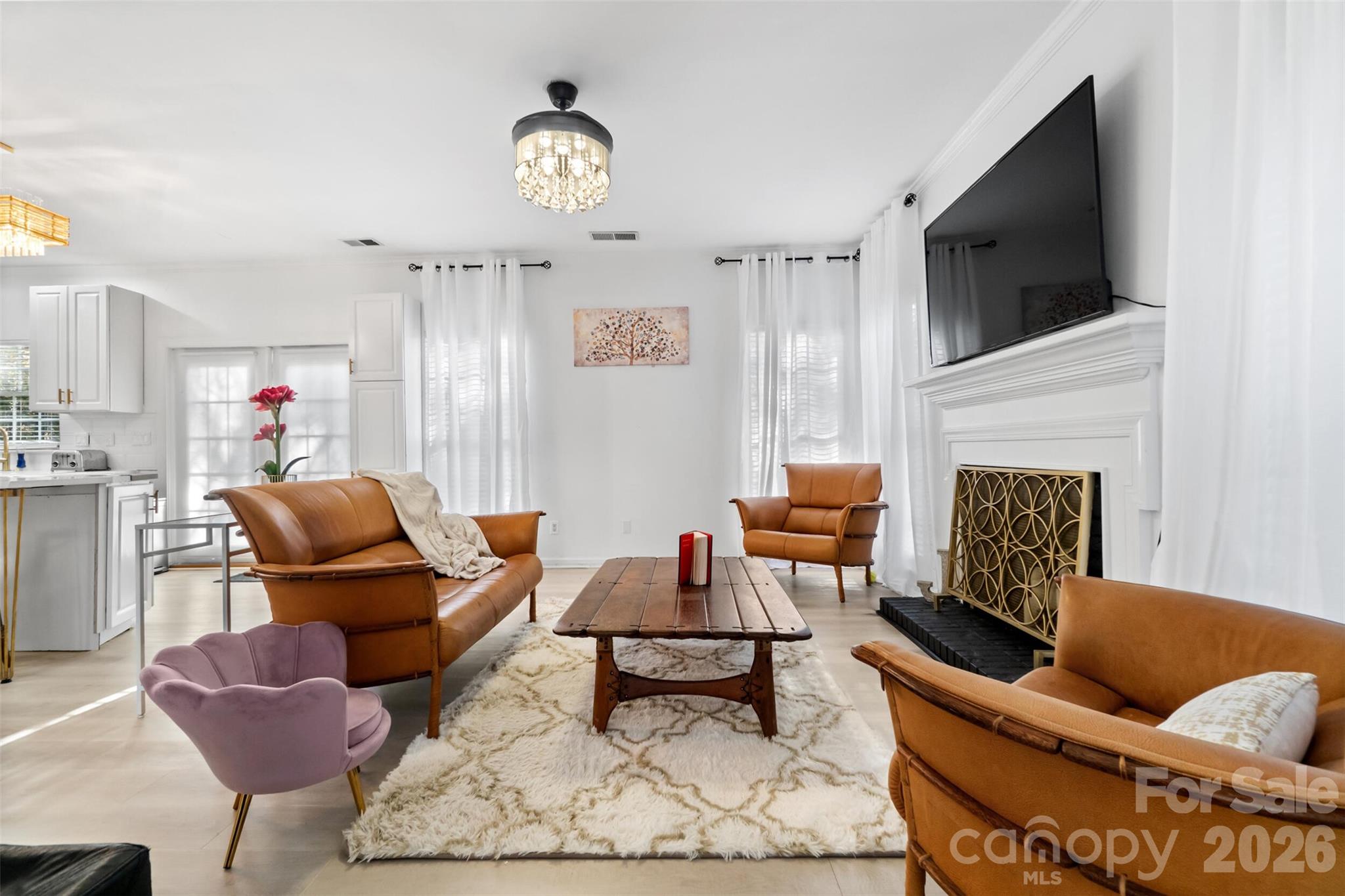 6239 Skyline Drive Property Photo 5