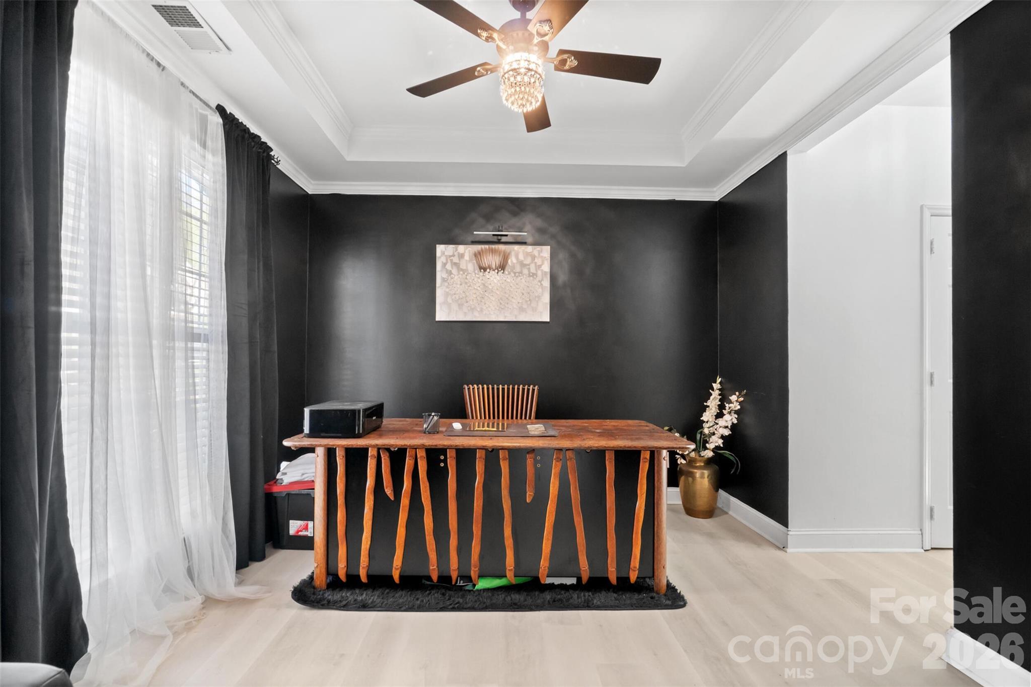 6239 Skyline Drive Property Photo 8