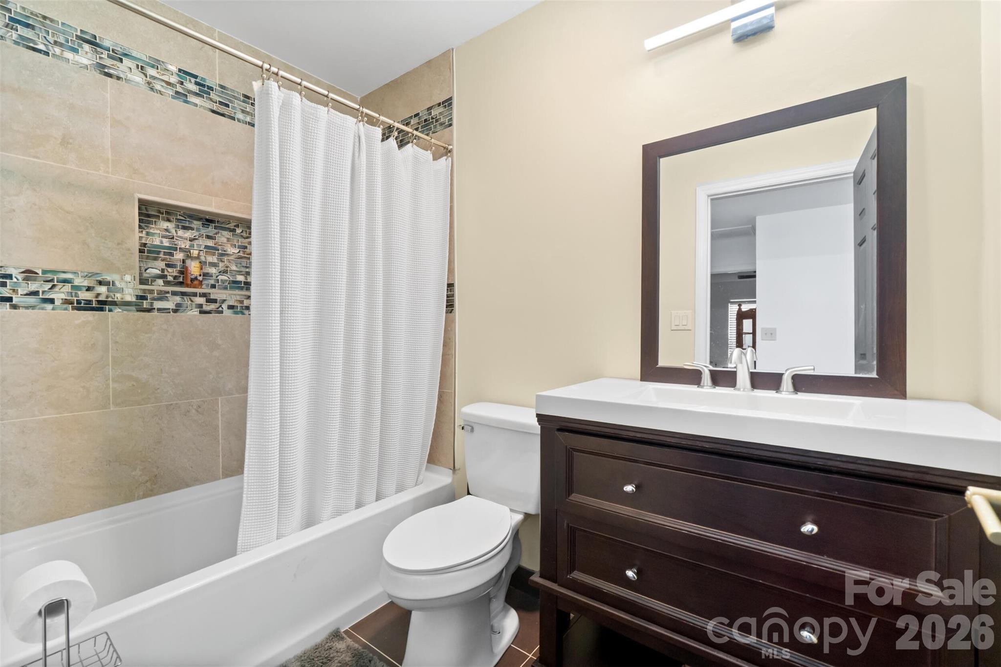 6239 Skyline Drive Property Photo 17