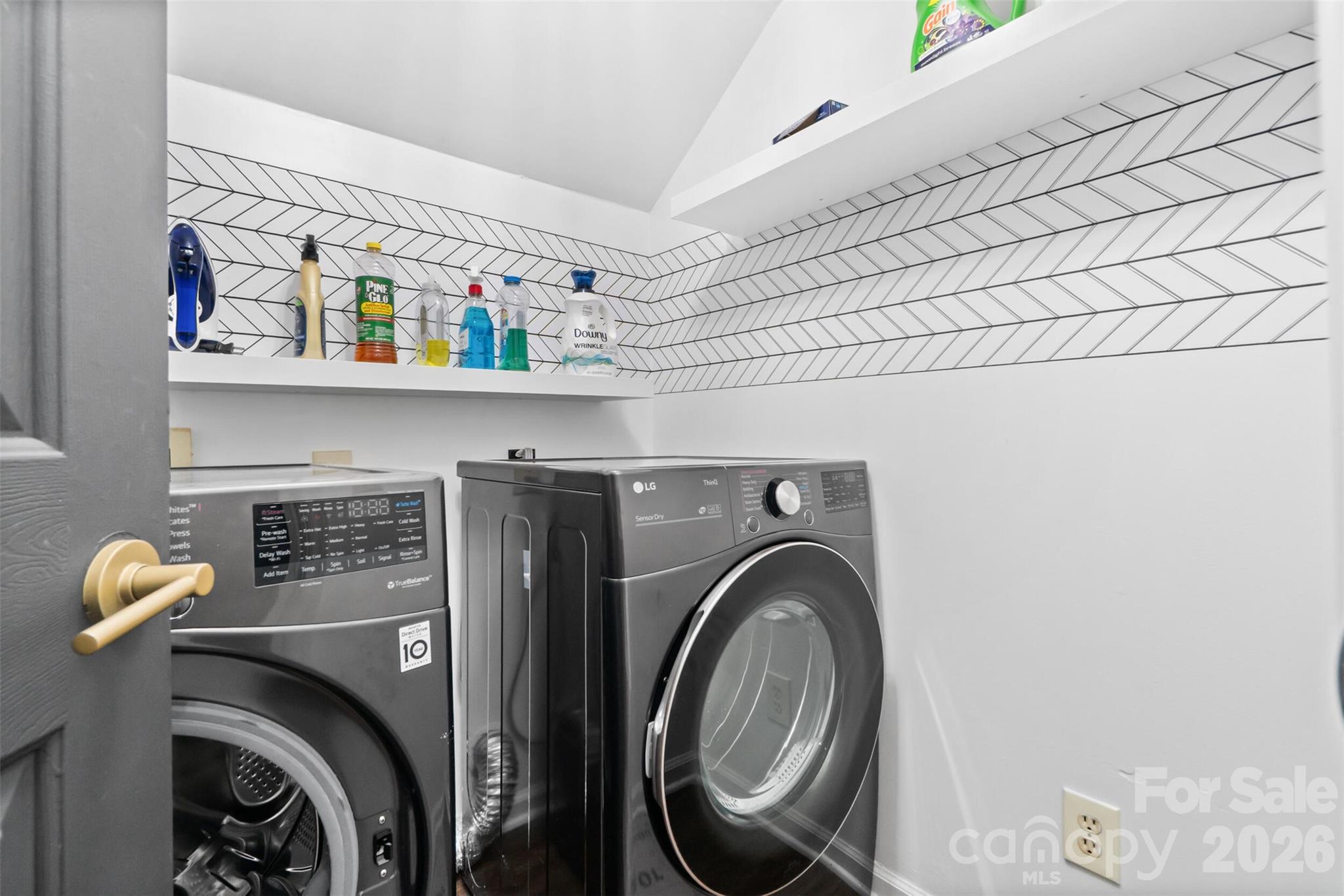 6239 Skyline Drive Property Photo 19