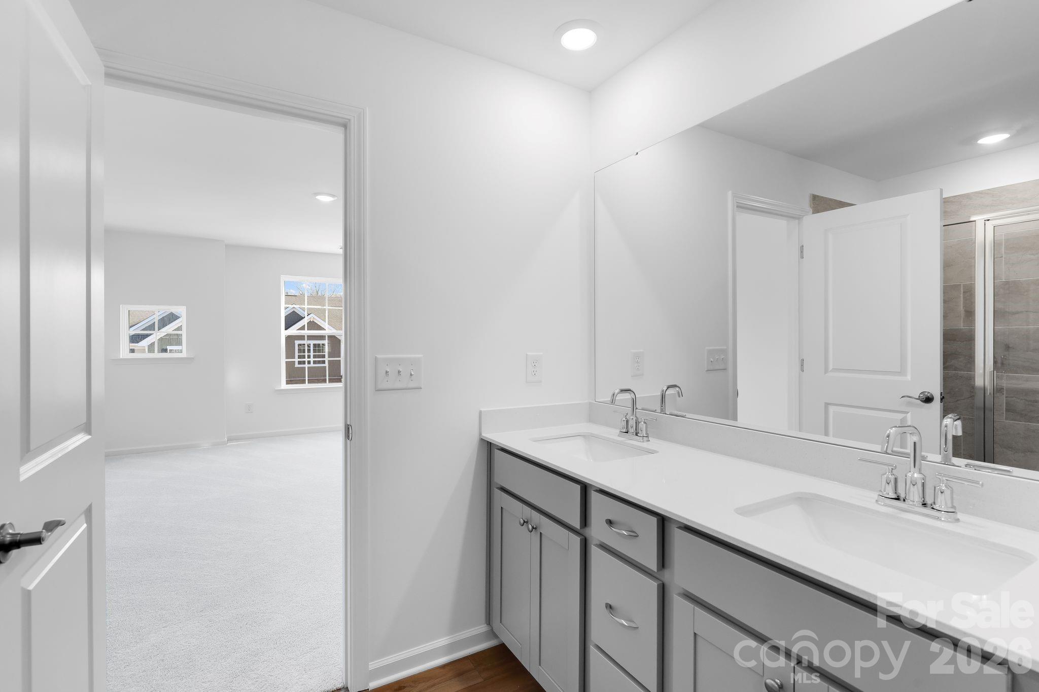 650 Sparano Loop 162 Property Photo 13