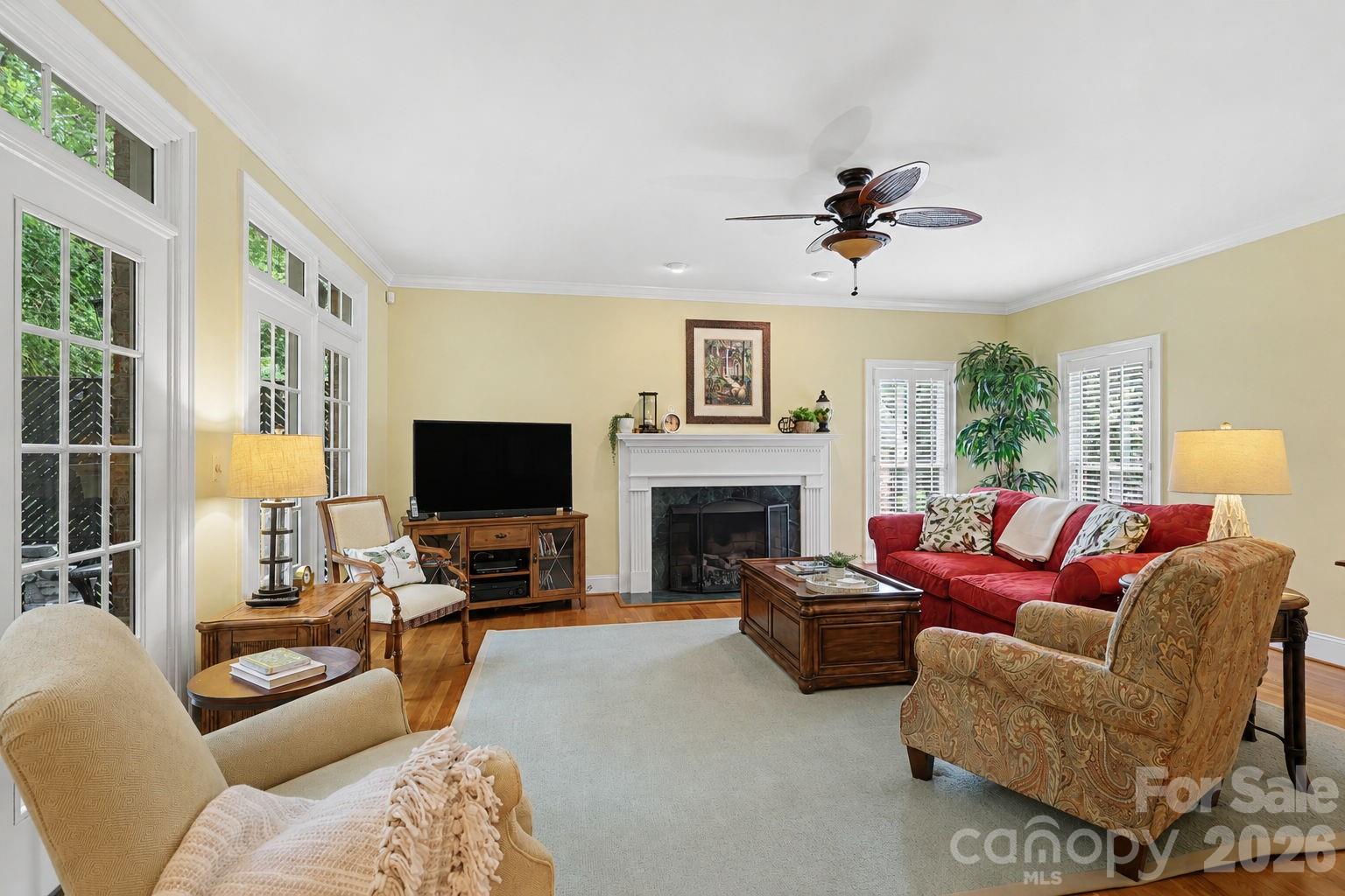 8724 Suninghurst Lane Property Photo 9