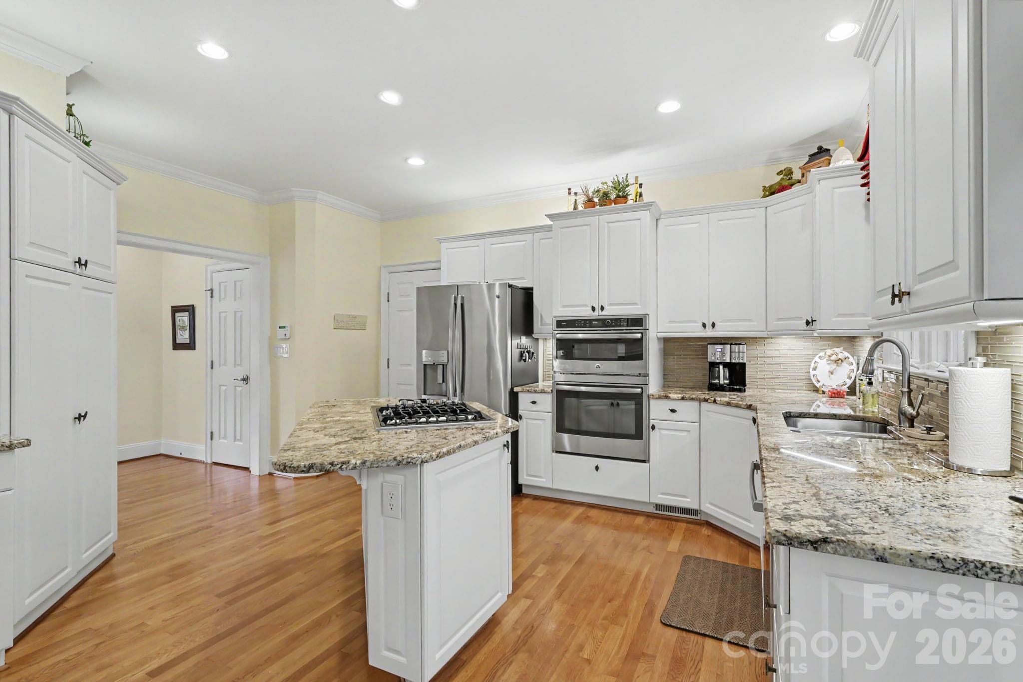 8724 Suninghurst Lane Property Photo 13