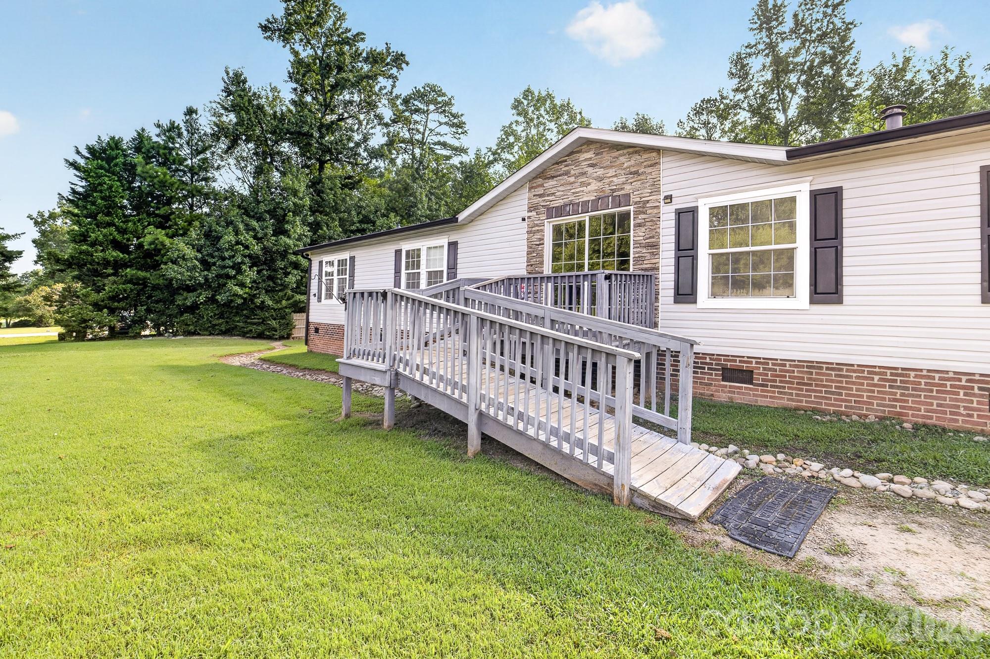 409 Helton Road Property Photo 2