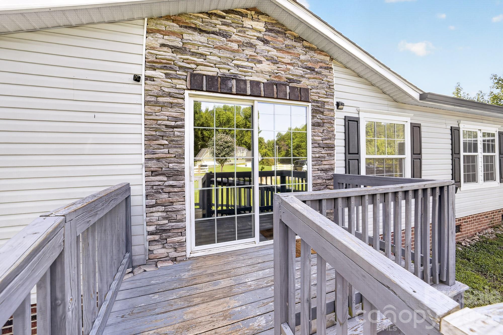 409 Helton Road Property Photo 4