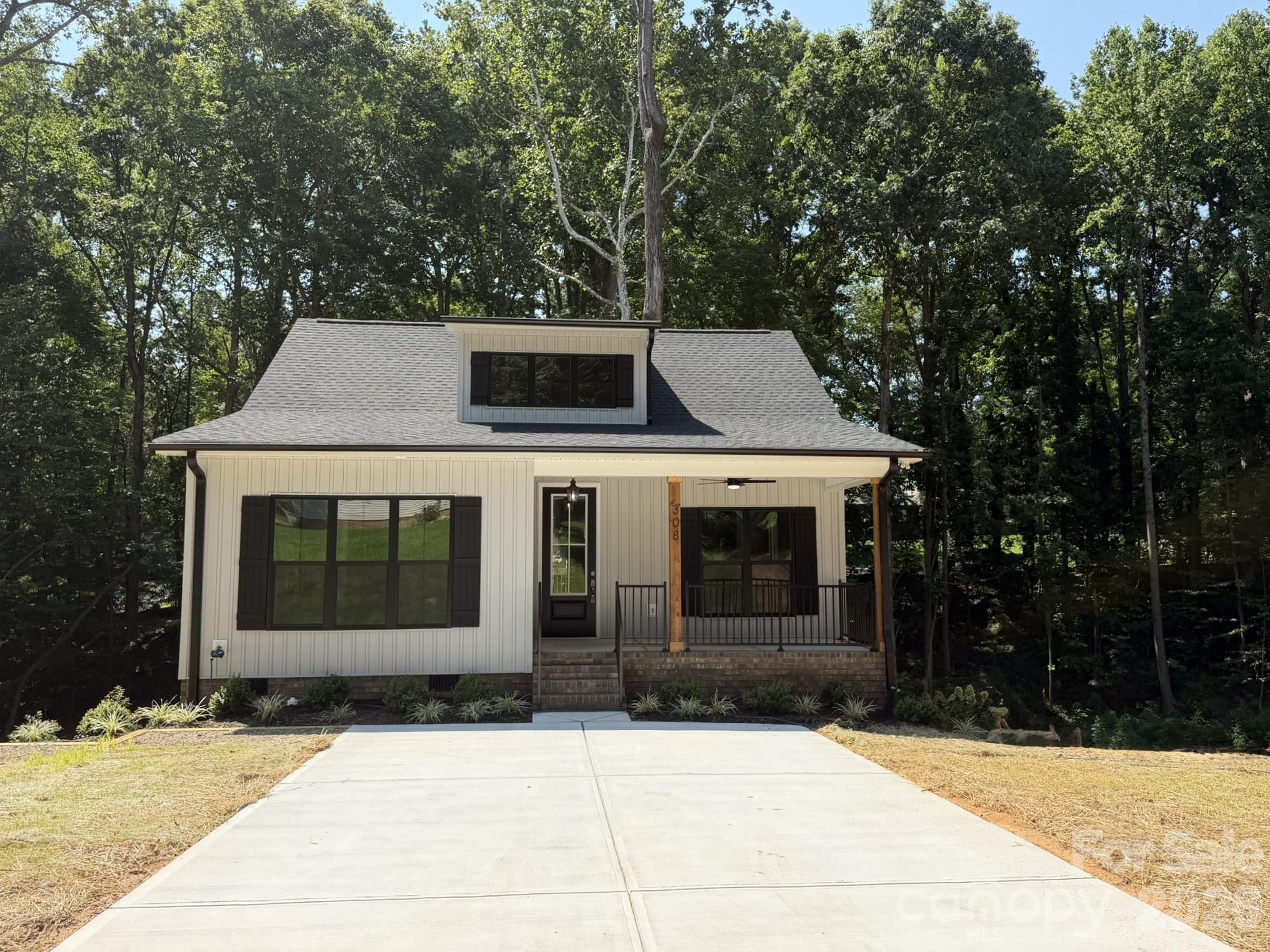 308 Willow Street Property Photo 1