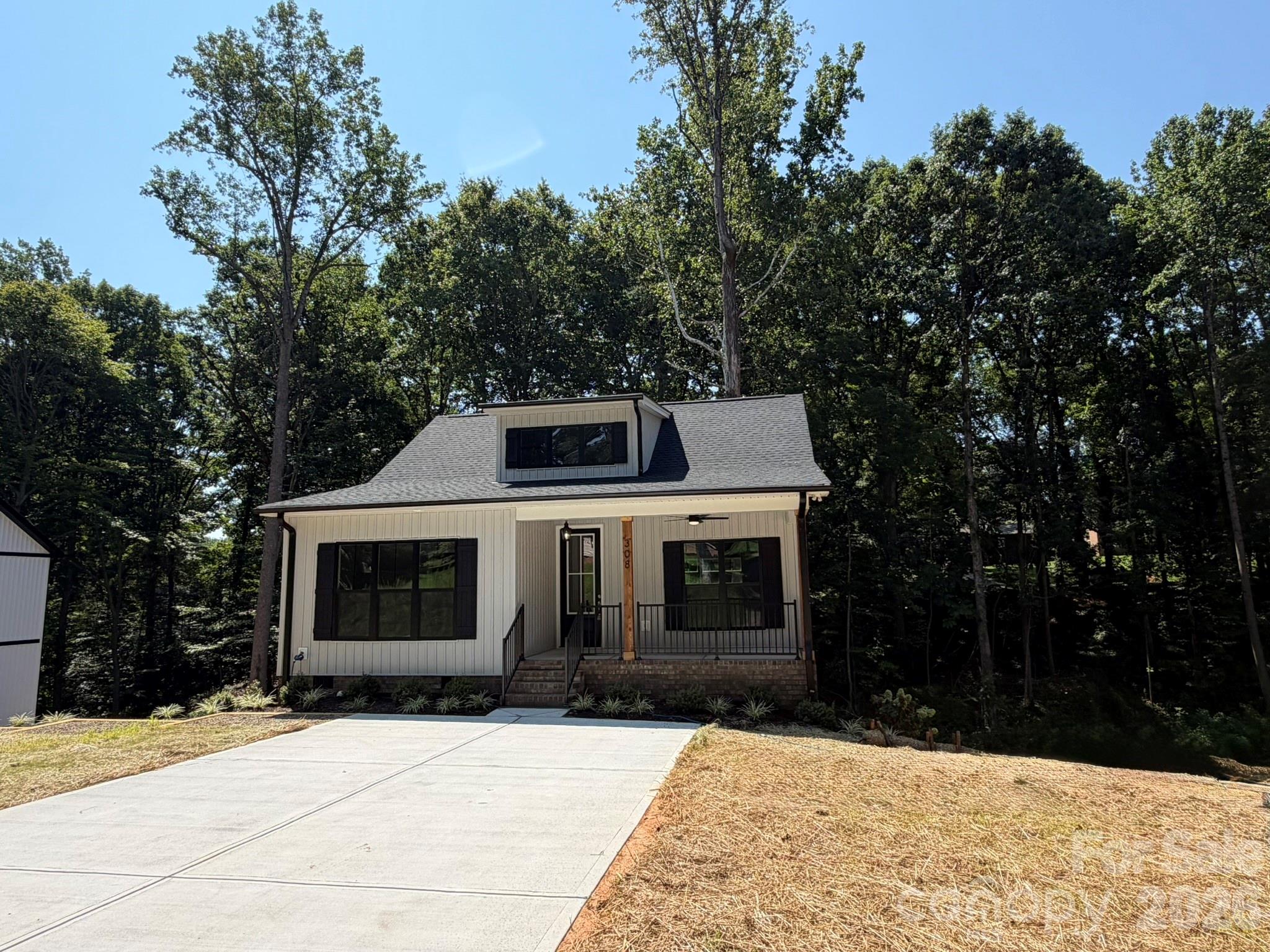 308 Willow Street Property Photo 2
