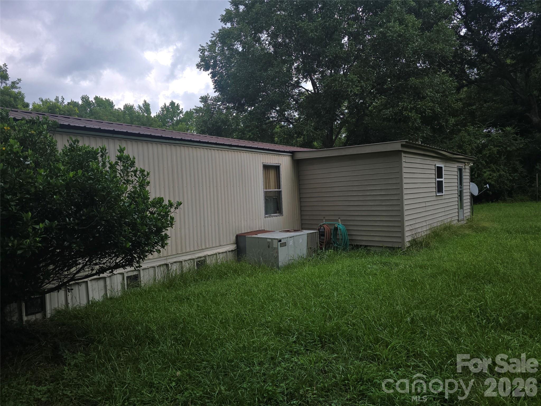 613 Staley Street Property Photo 3