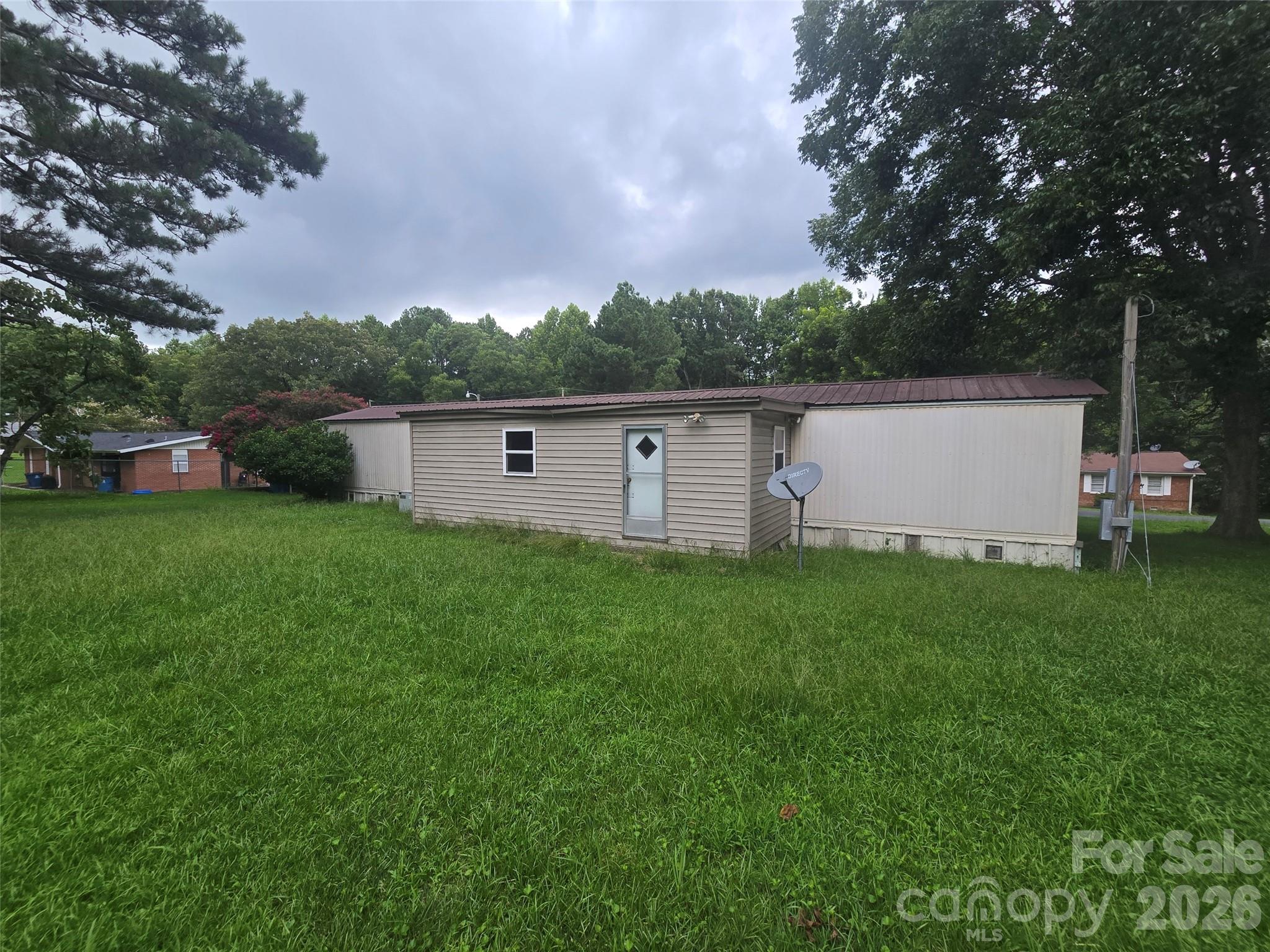 613 Staley Street Property Photo 4