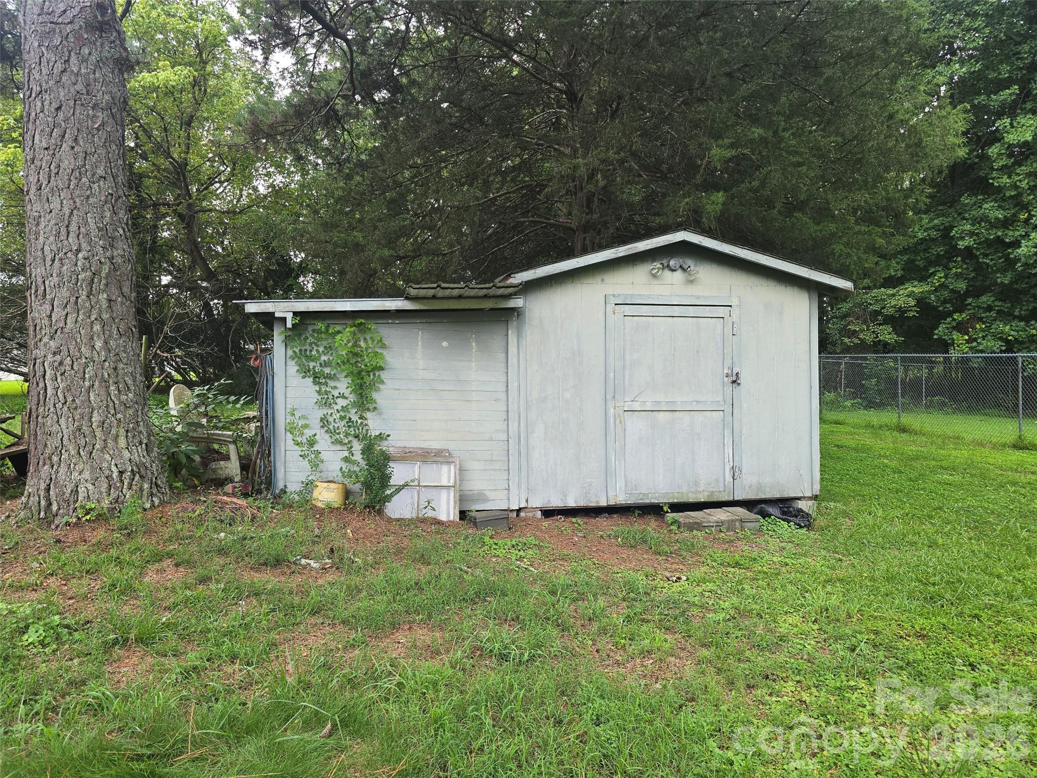 613 Staley Street Property Photo 7