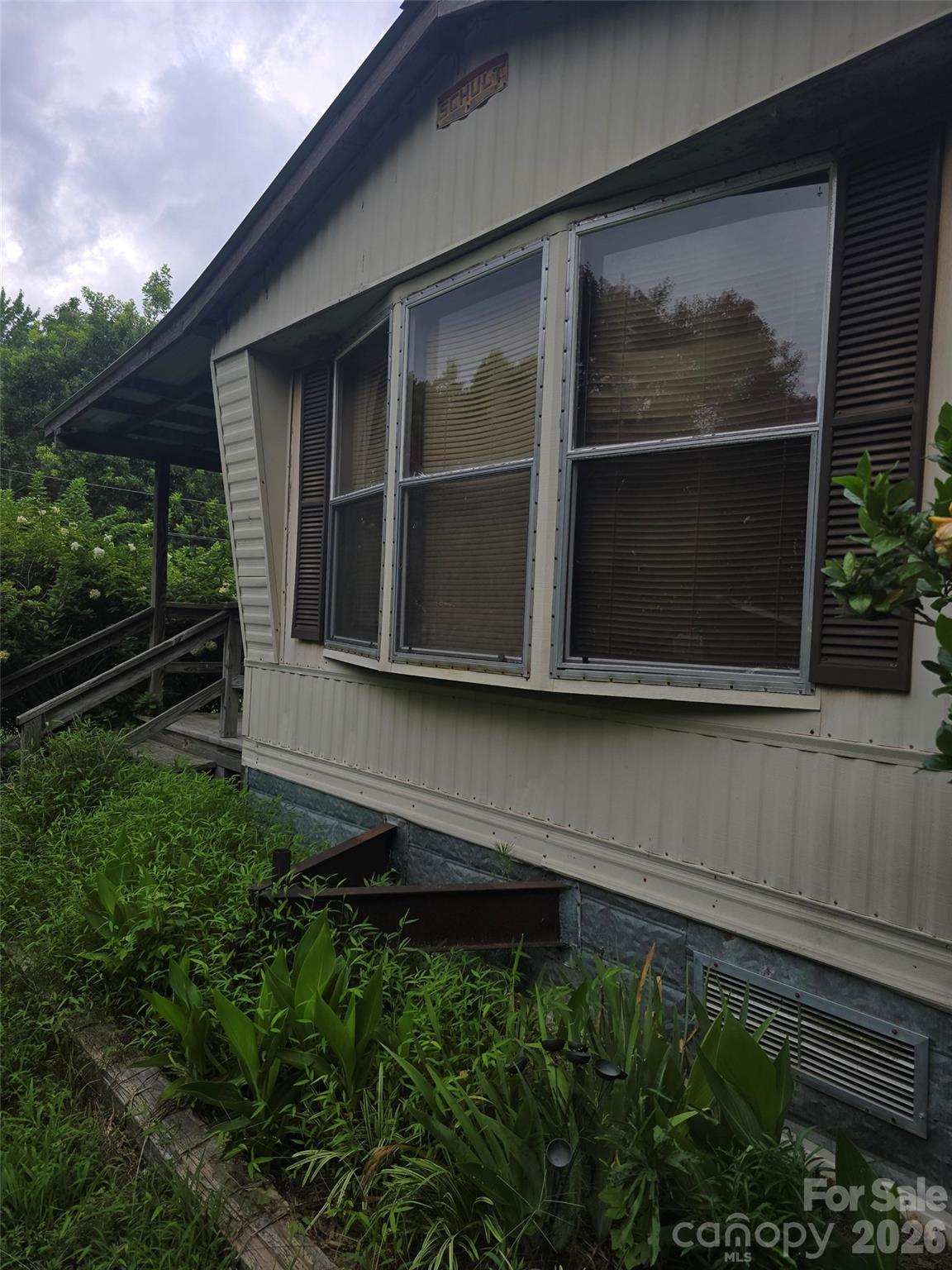613 Staley Street Property Photo 8