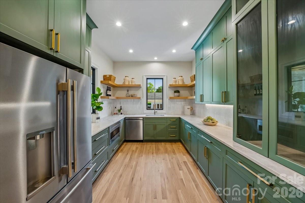 4635 Water Oak Road Property Photo 8