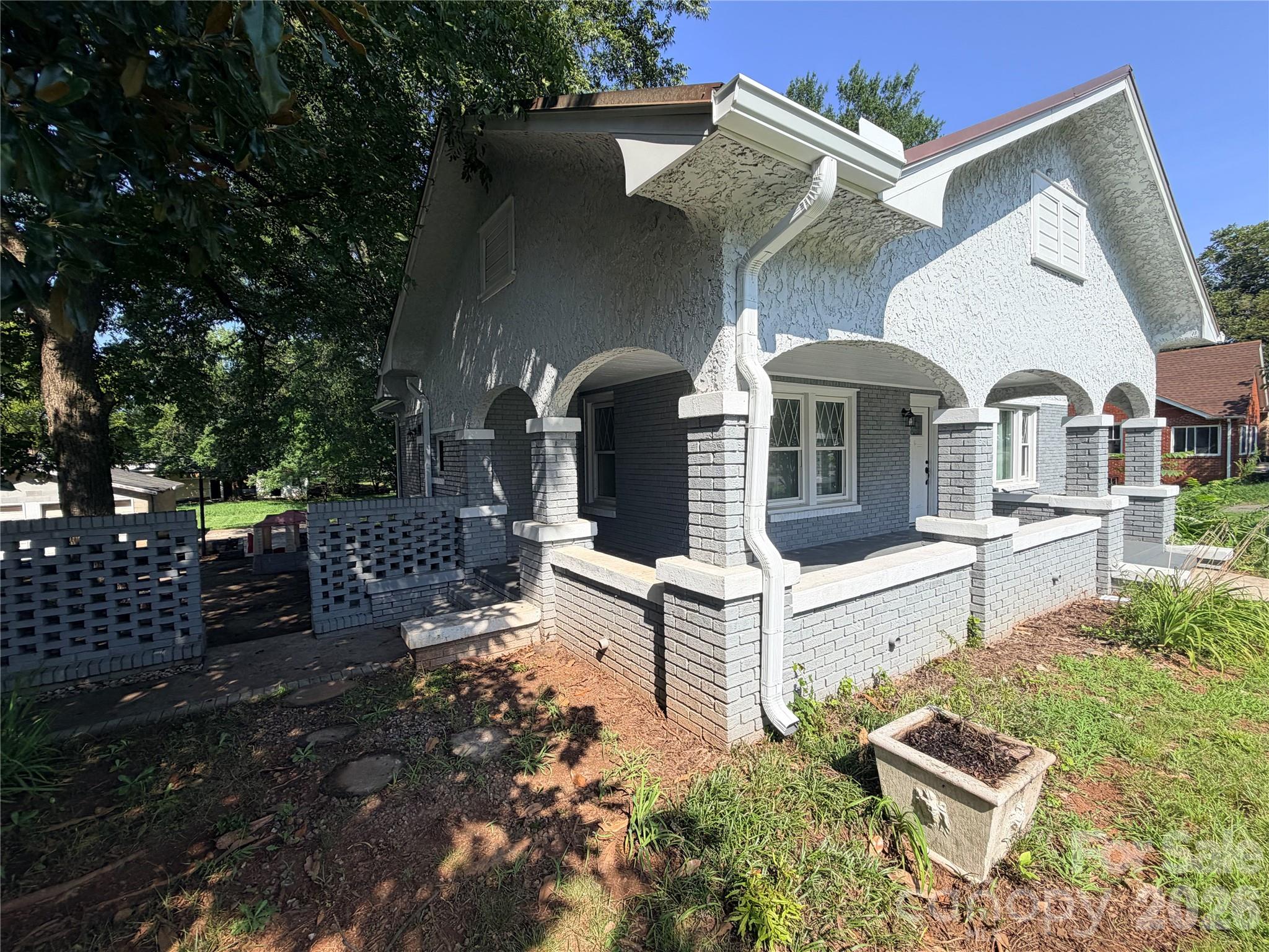 2709 N Main Avenue Property Photo 2