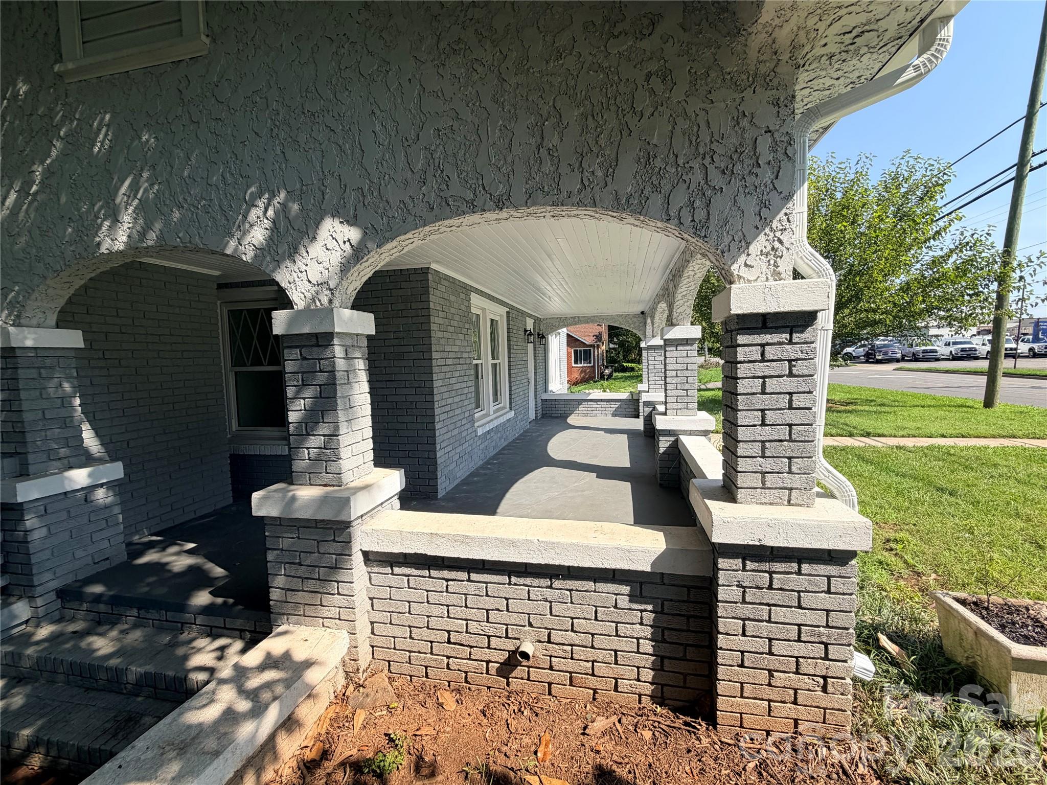 2709 N Main Avenue Property Photo 4