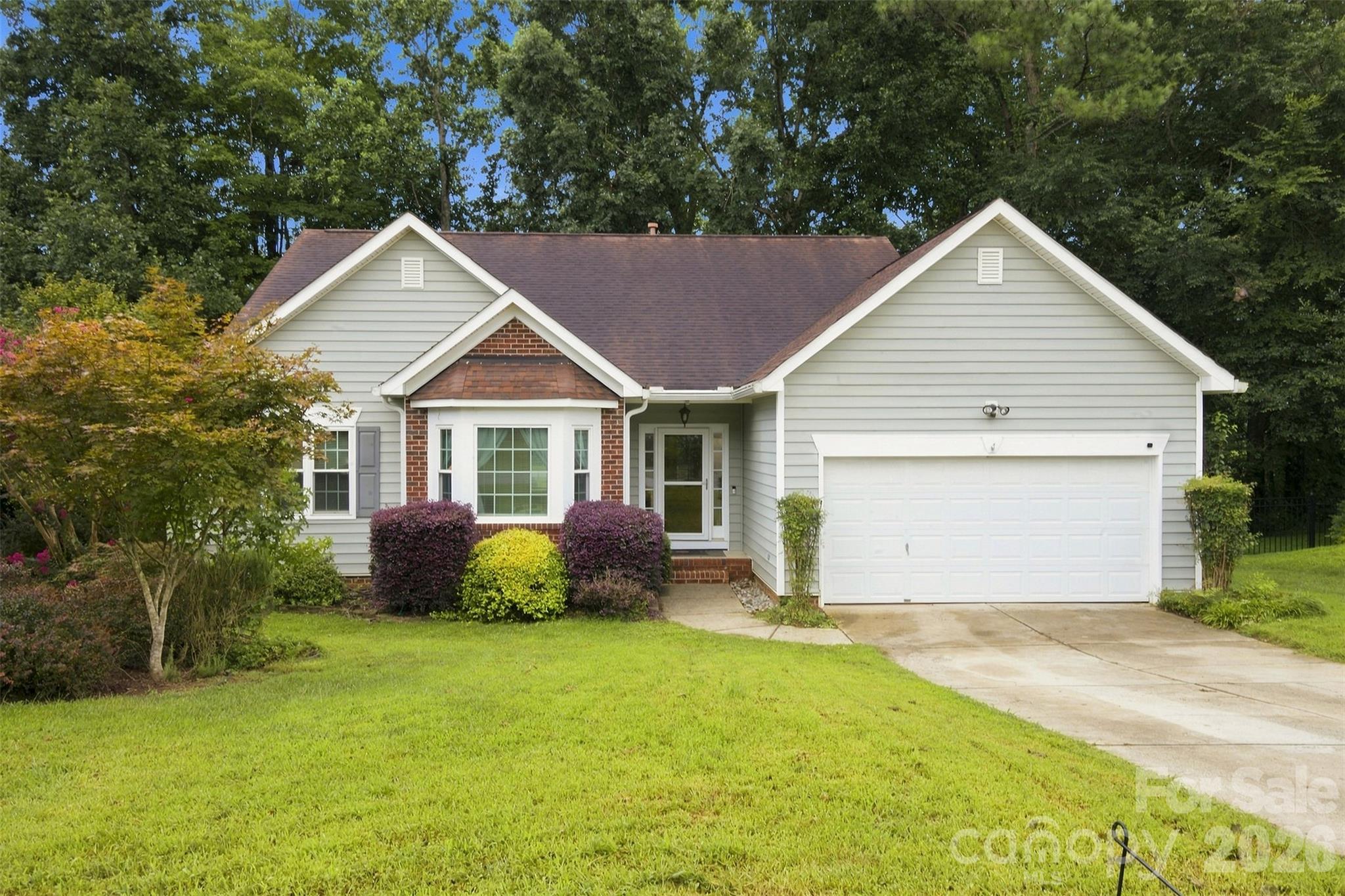 439 Glencrest Drive Property Photo 1