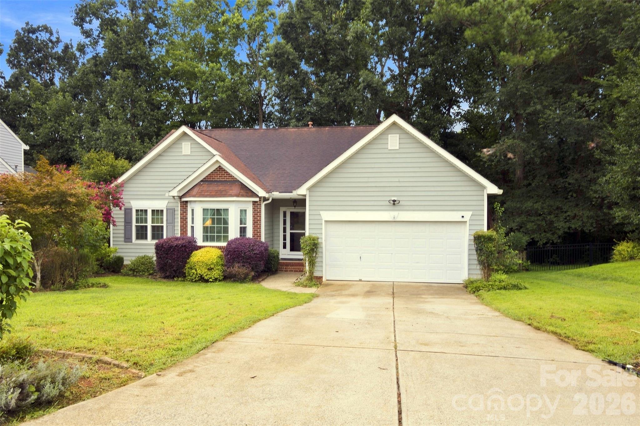439 Glencrest Drive Property Photo 2